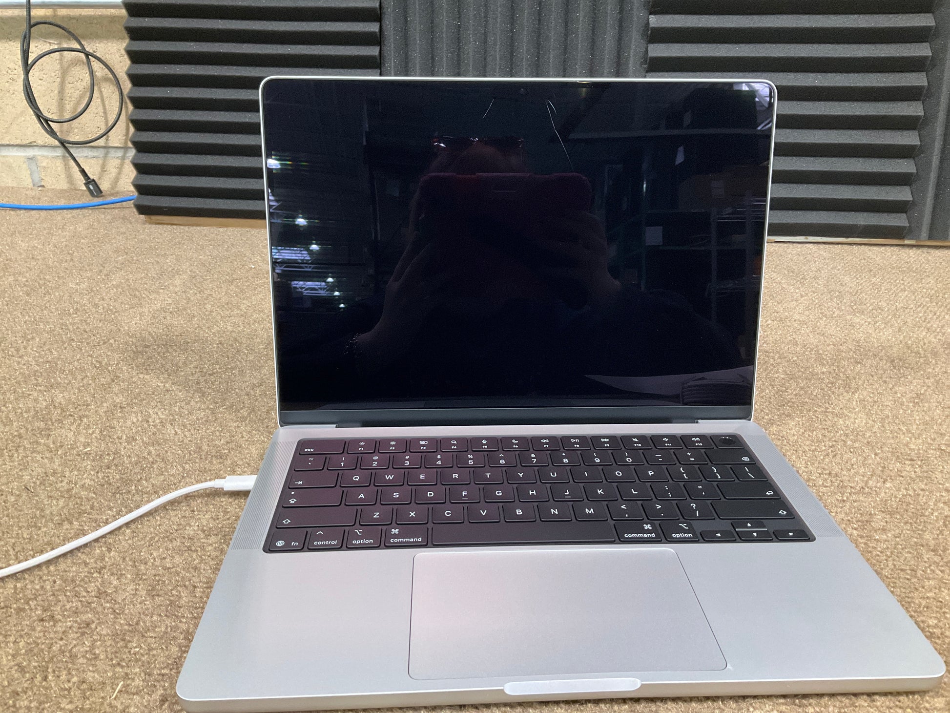 Apple-MacBook-Pro-M5Pro-16core-64GB-1TB-BT6-WiFi7-20core-14-2R--silver---2026-