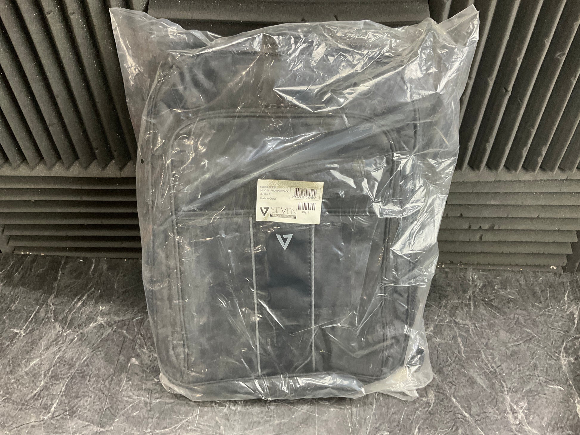 V7-Professional-2-Laptop-Backpack