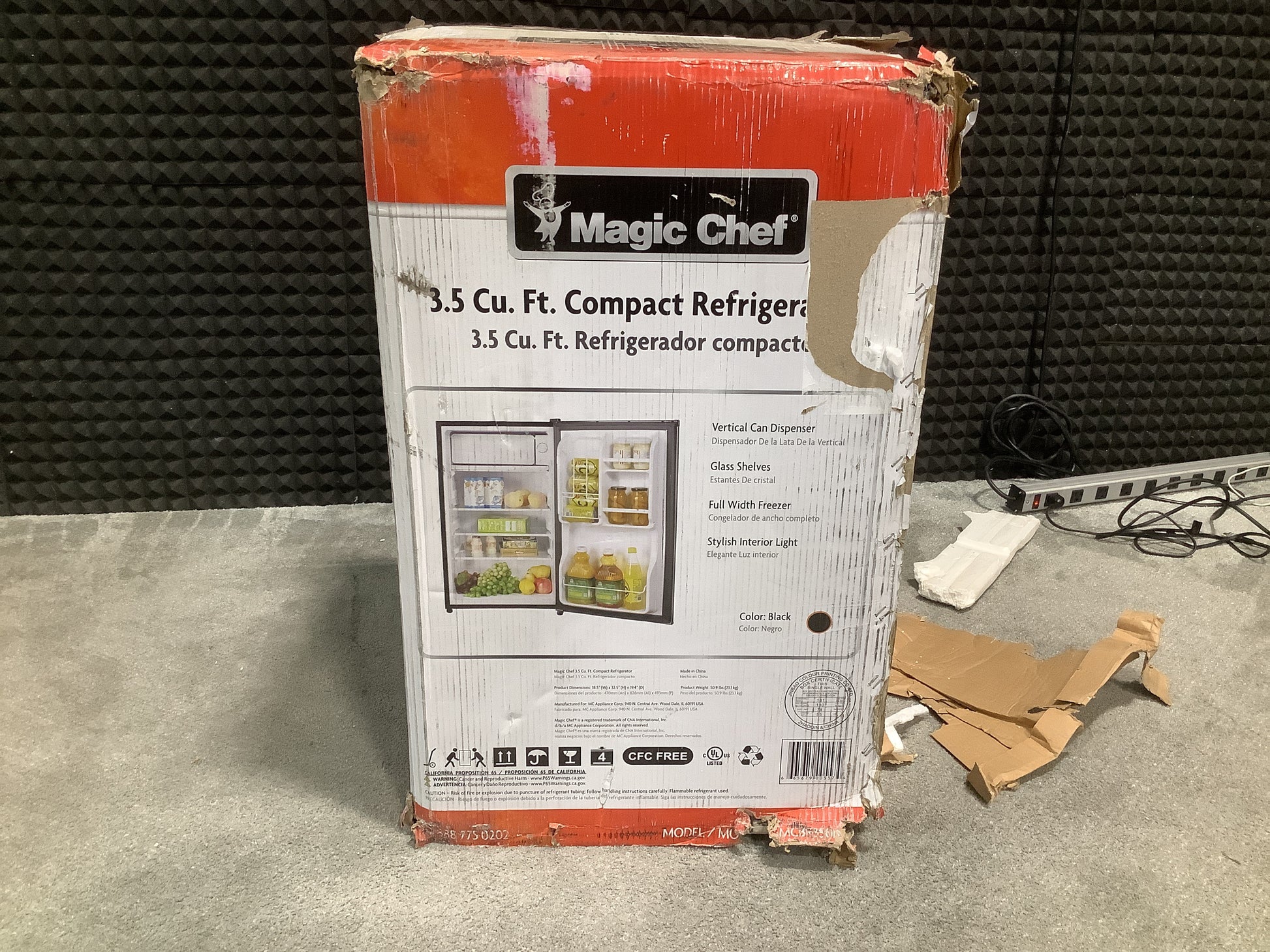 Magic-Chef-Compact-Refrigerator--black---3-5-cubic-feet-