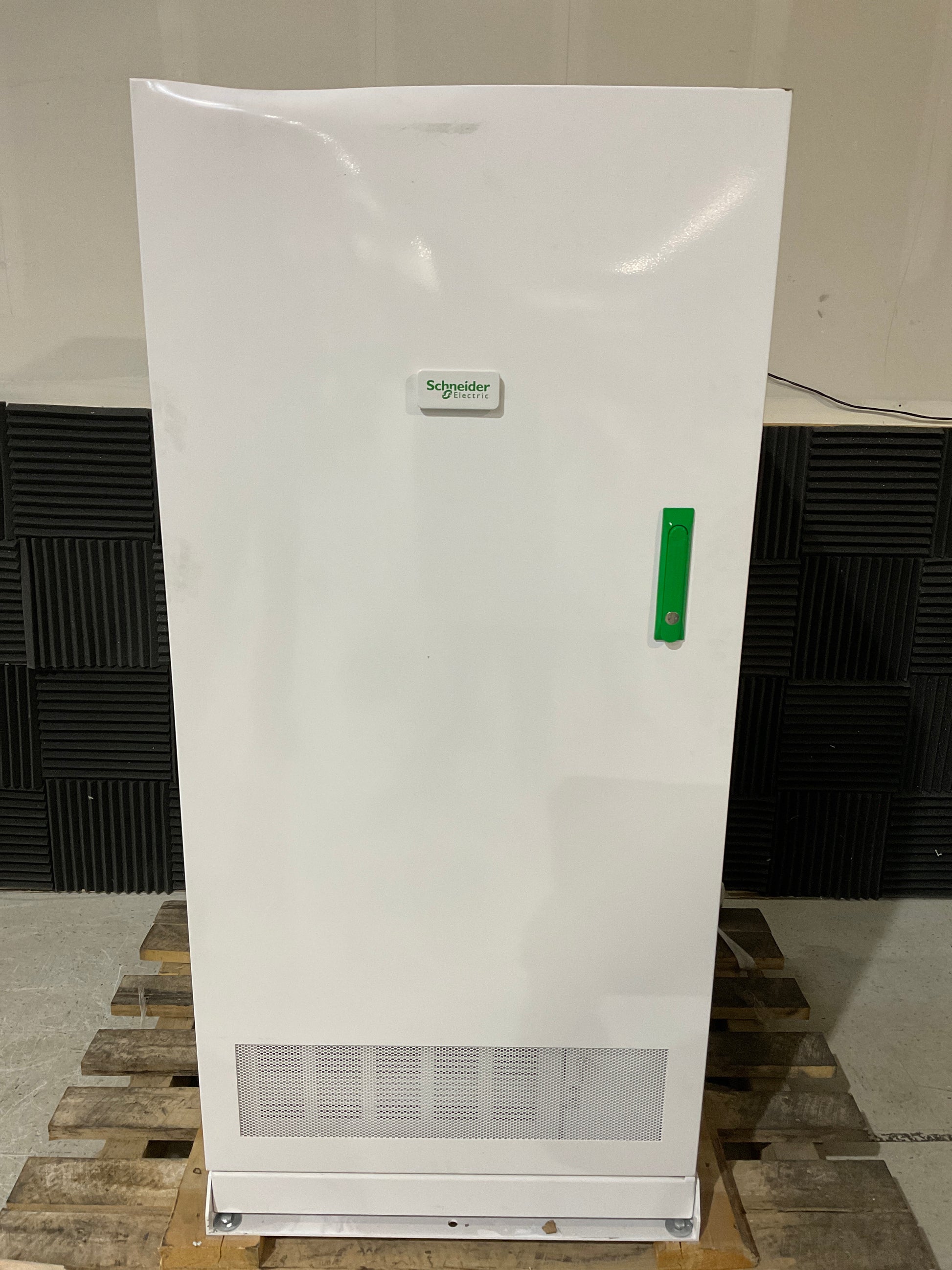 Schneider-Electric-Galaxy-VS-Battery-Cabinet