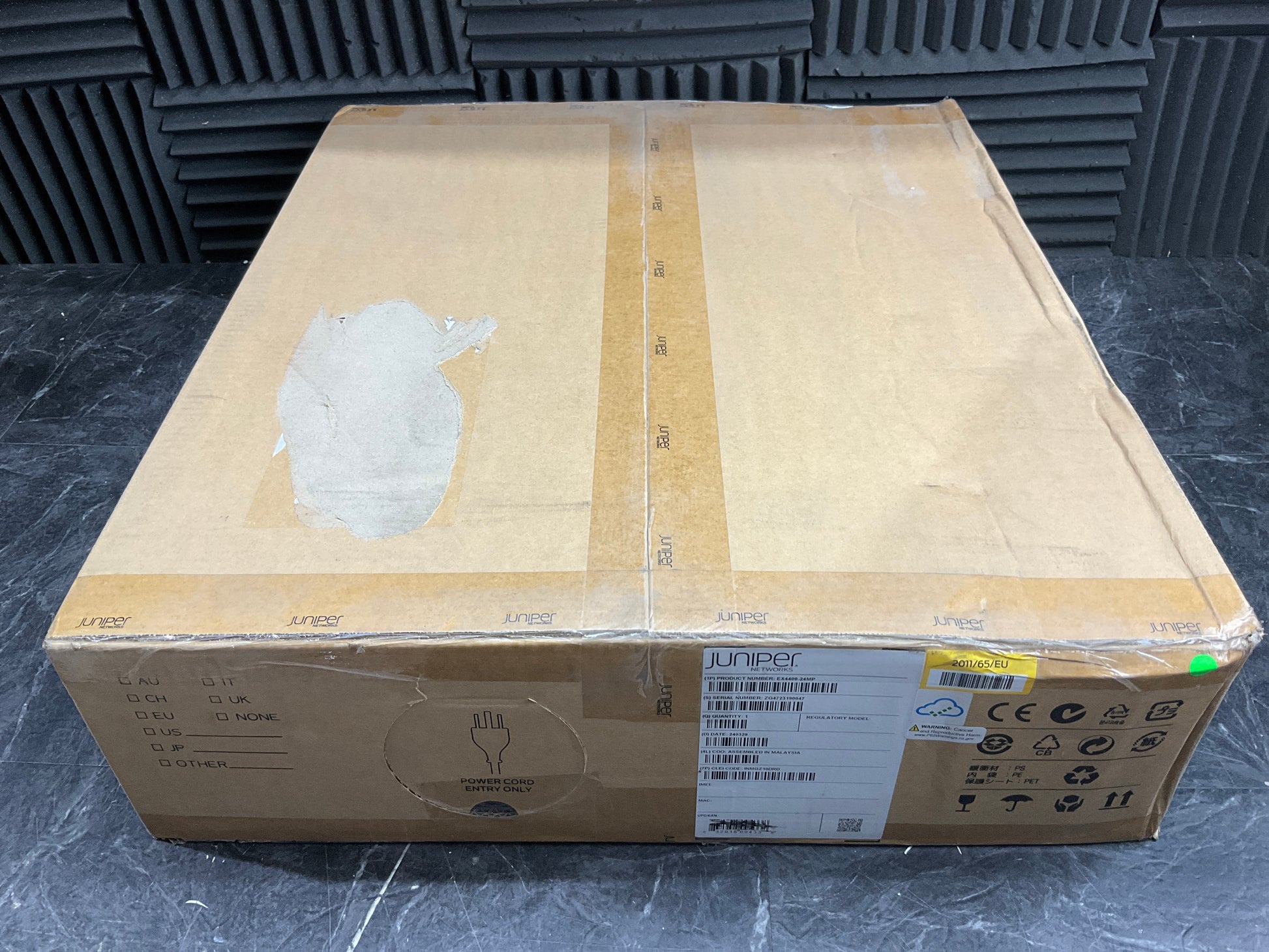 Juniper-Networks-EX4400-24MP-12-port-5GbE---12-port-10-Gigabit-PoE---Switch