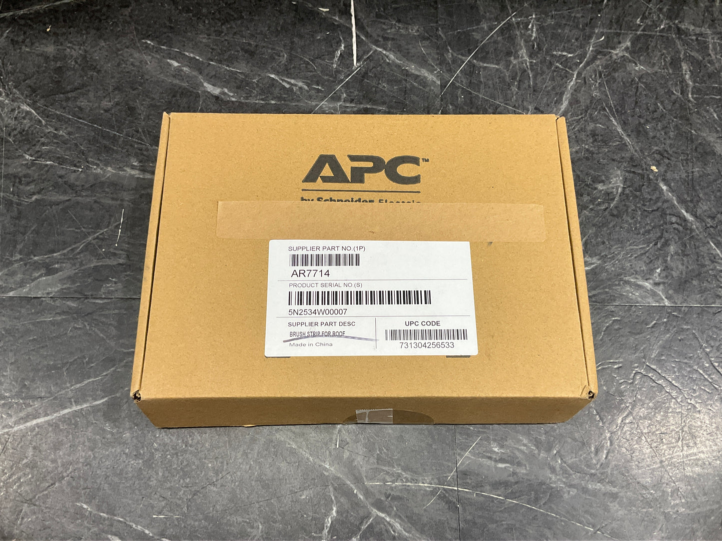 APC-NetShelter-Rack-Roof-Brush-Strip--SX-