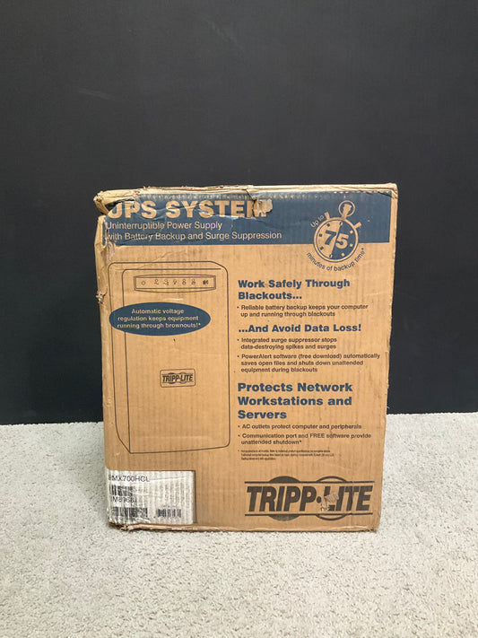 Tripp-Lite-SmartPro-700VA--230v-