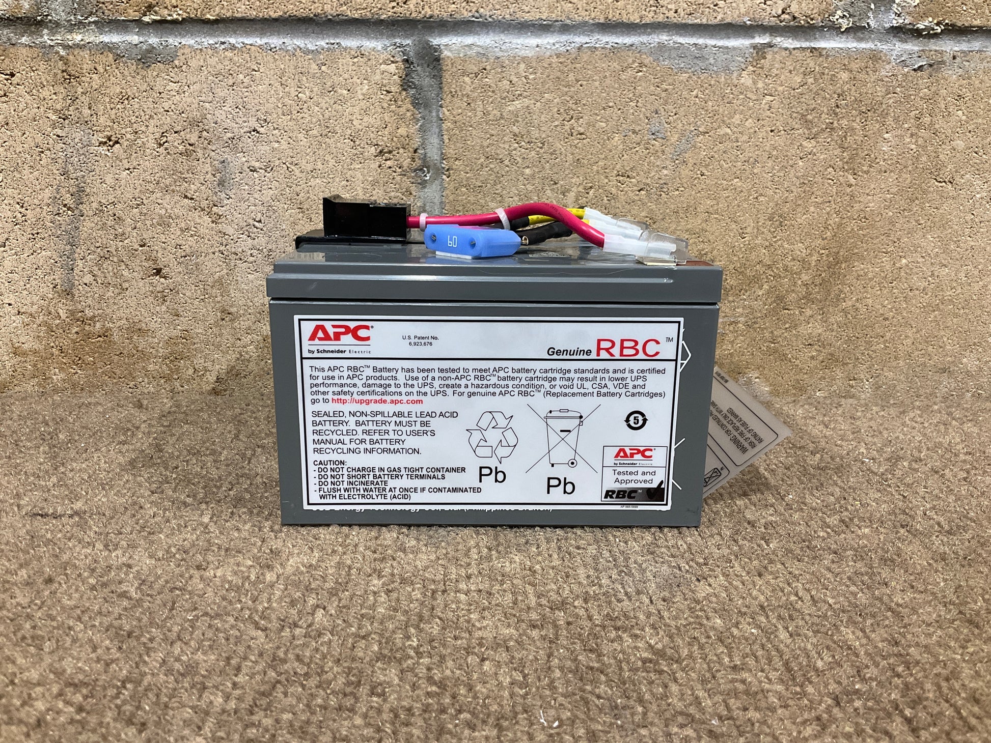 APC-SmartUPS-750VA-LCD--international-Japan-