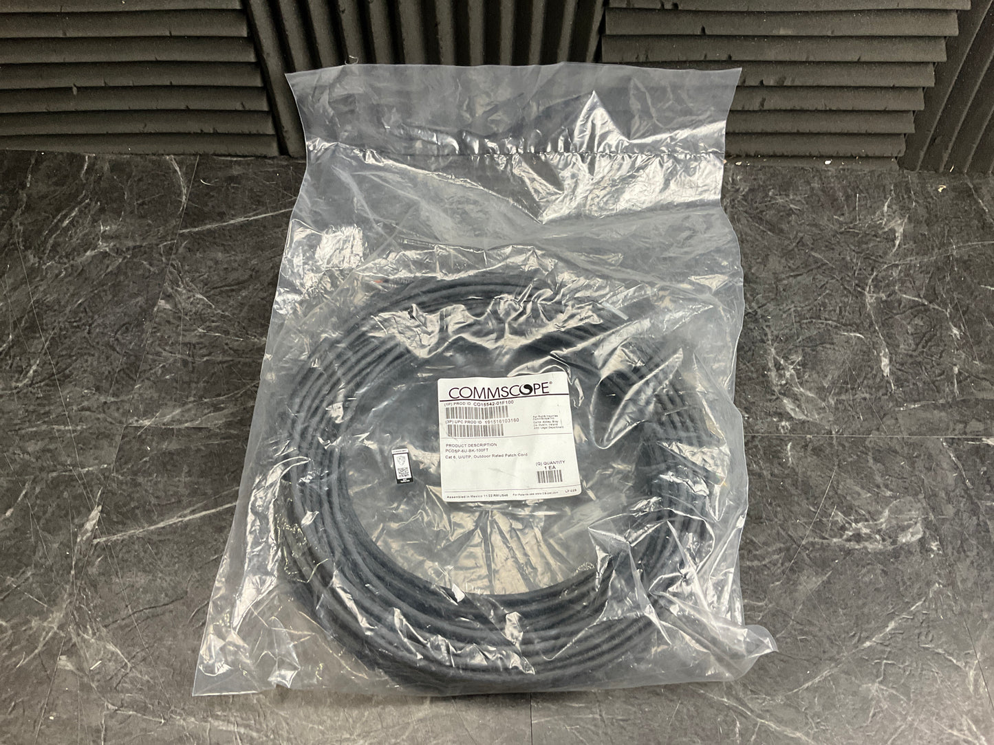 CommScope-Cat6-U-UTP-Patch-Cord--100-FT-