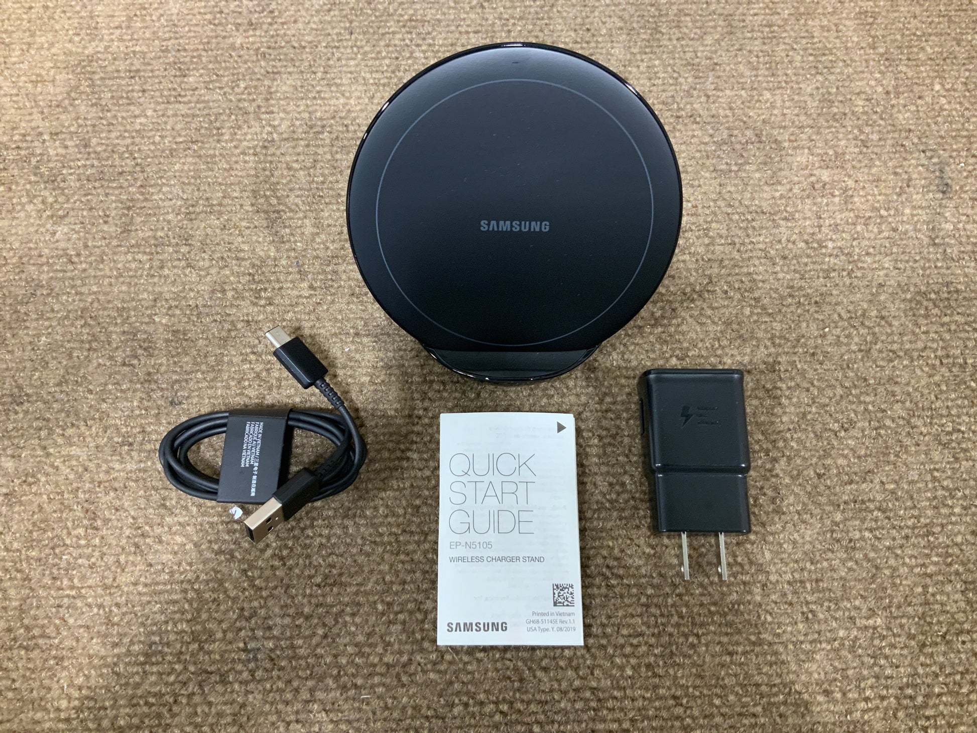 Samsung-Qi-Fast-Charge-Wireless-Charging-Stand-2019--black-