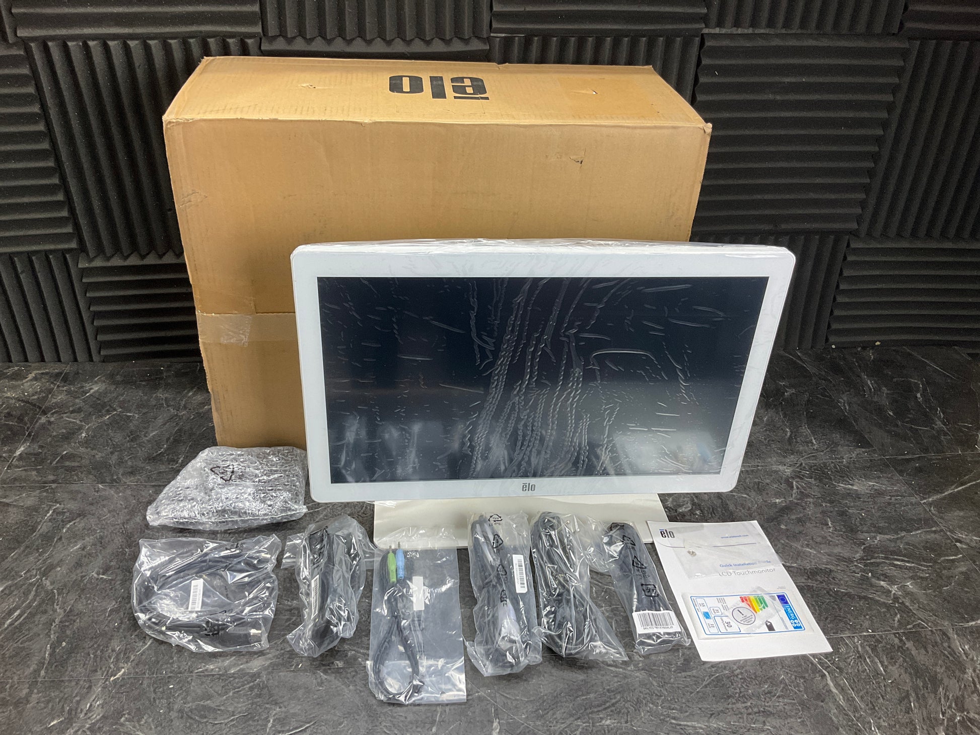 Elo-Entuitive-2203LM-22--TouchScreen-LCD-Monitor--white-