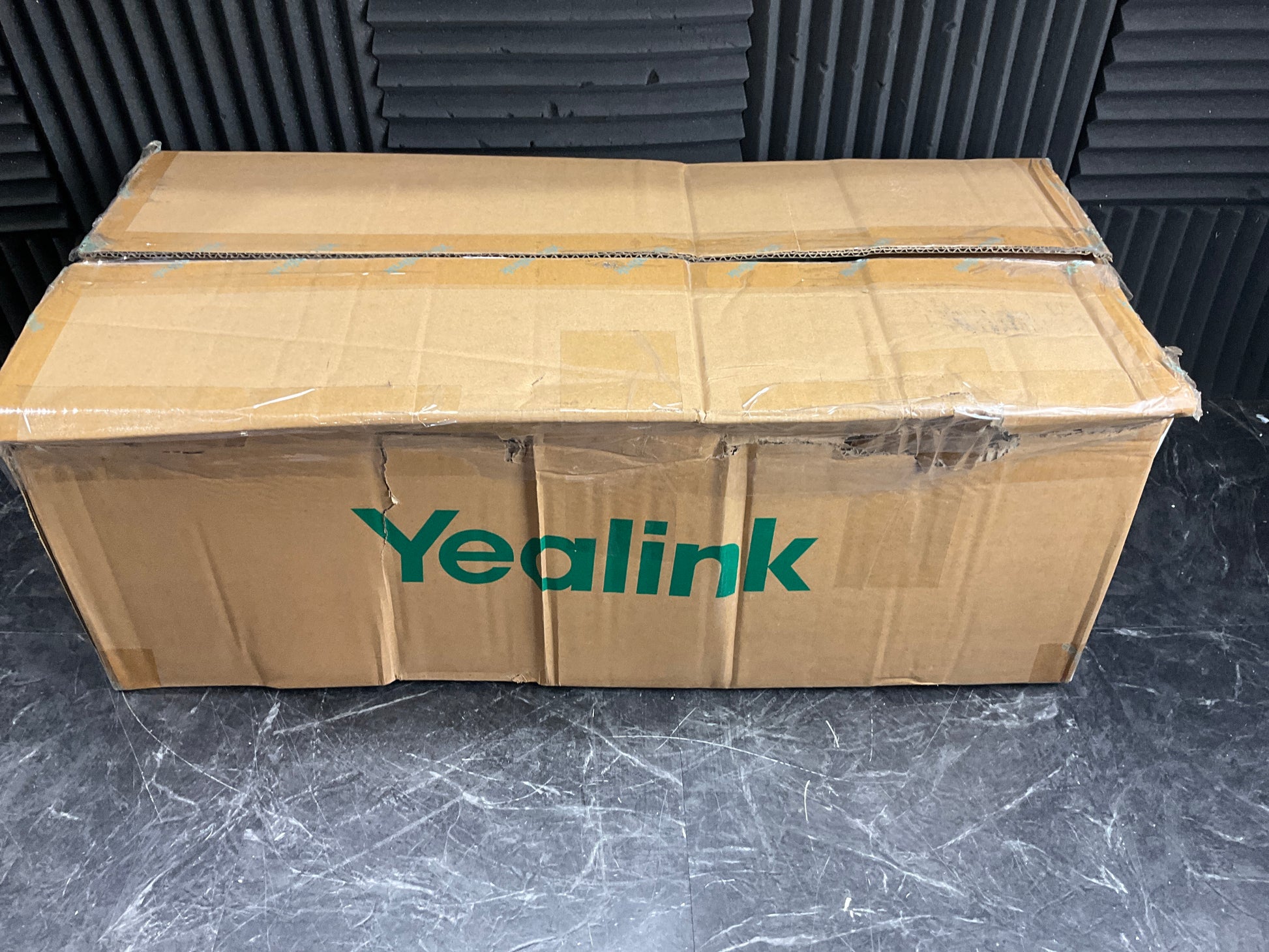 Yealink-Native-Teams-Rooms-System--Small-Medium-Rooms-