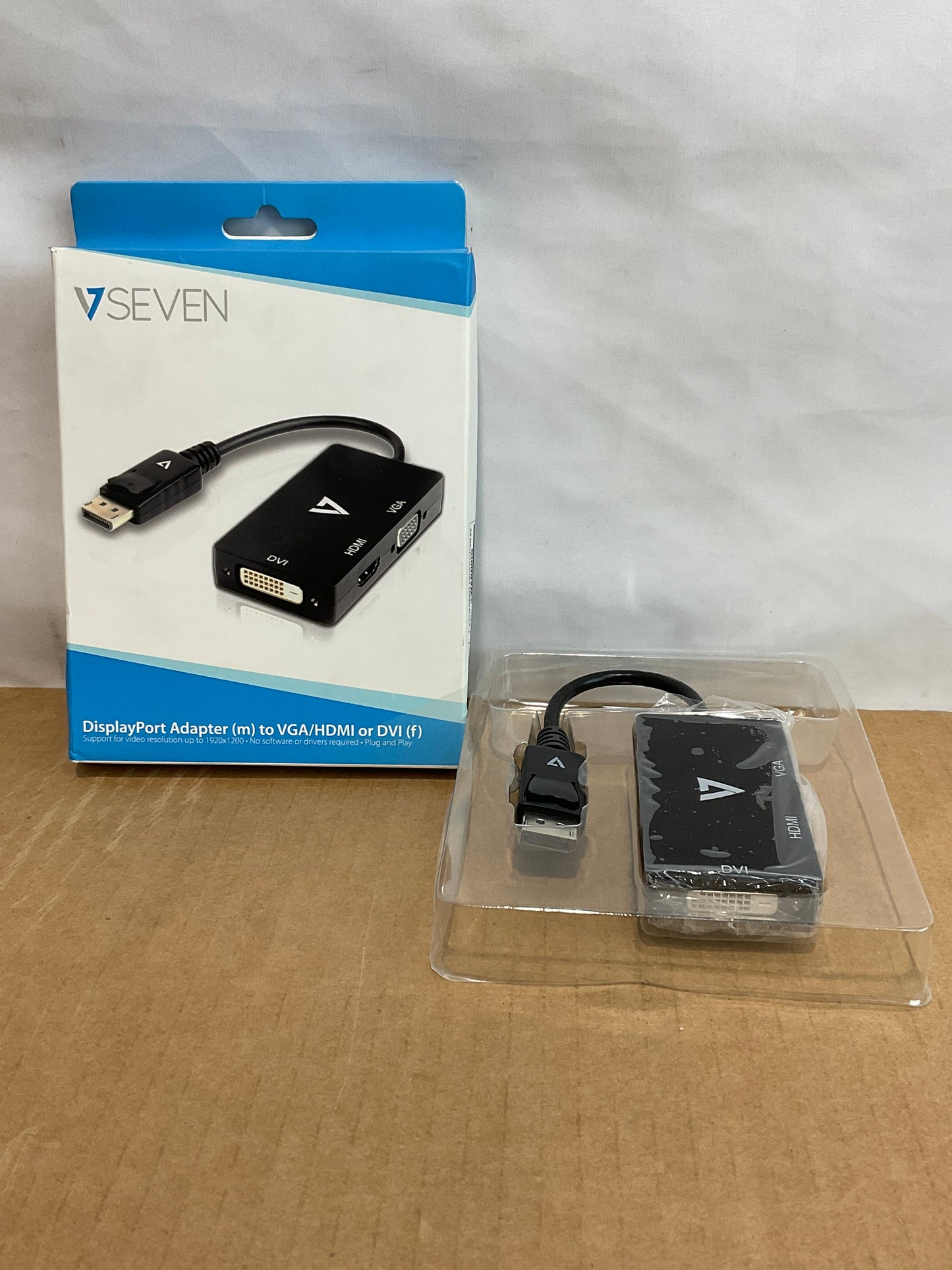 V7-DisplayPort-to-VGA-DVI-HDMI-Adapter