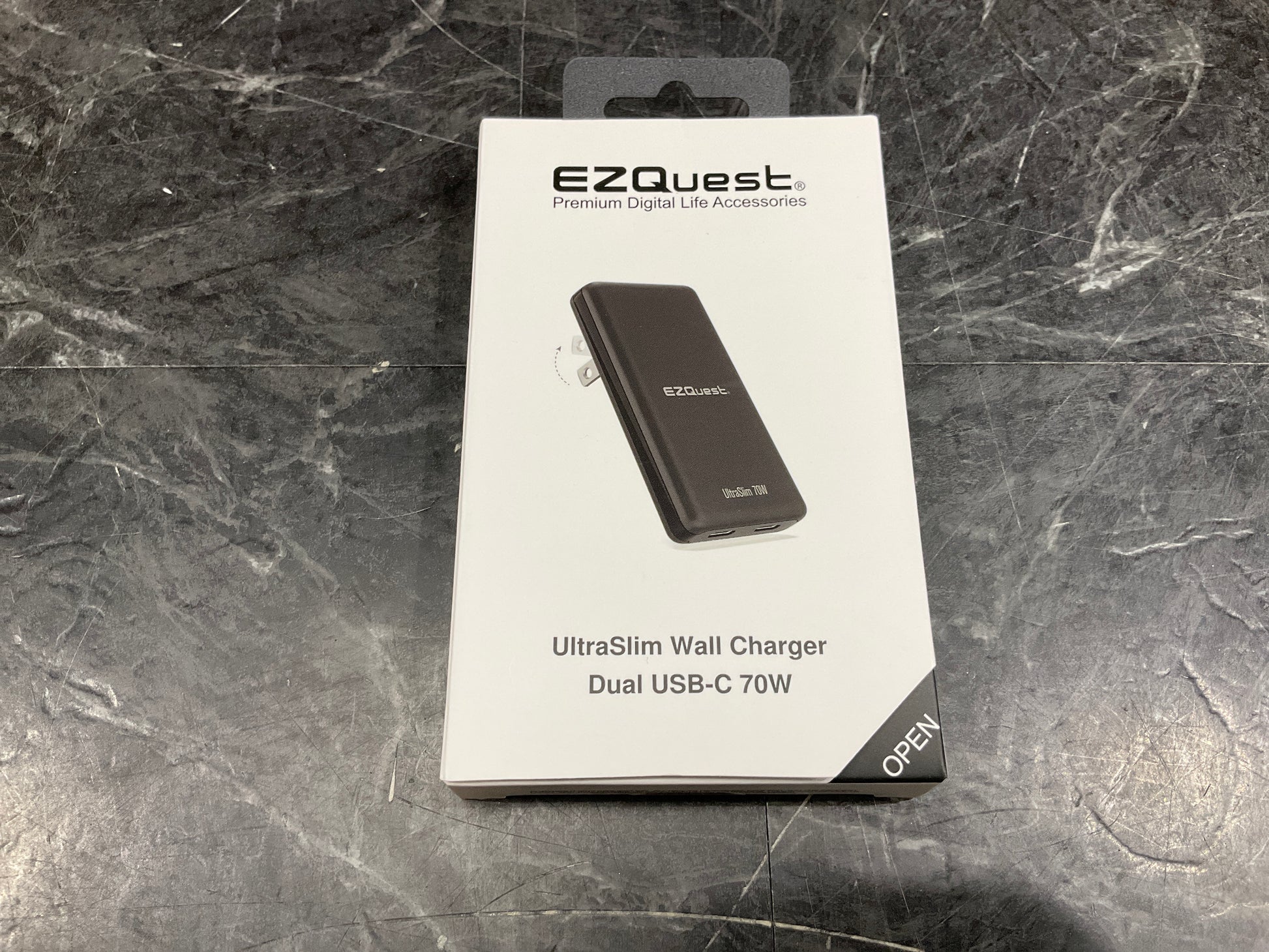 EZQuest-UltraSlim-Dual-USB-C-AC-Adapter--70-watt-