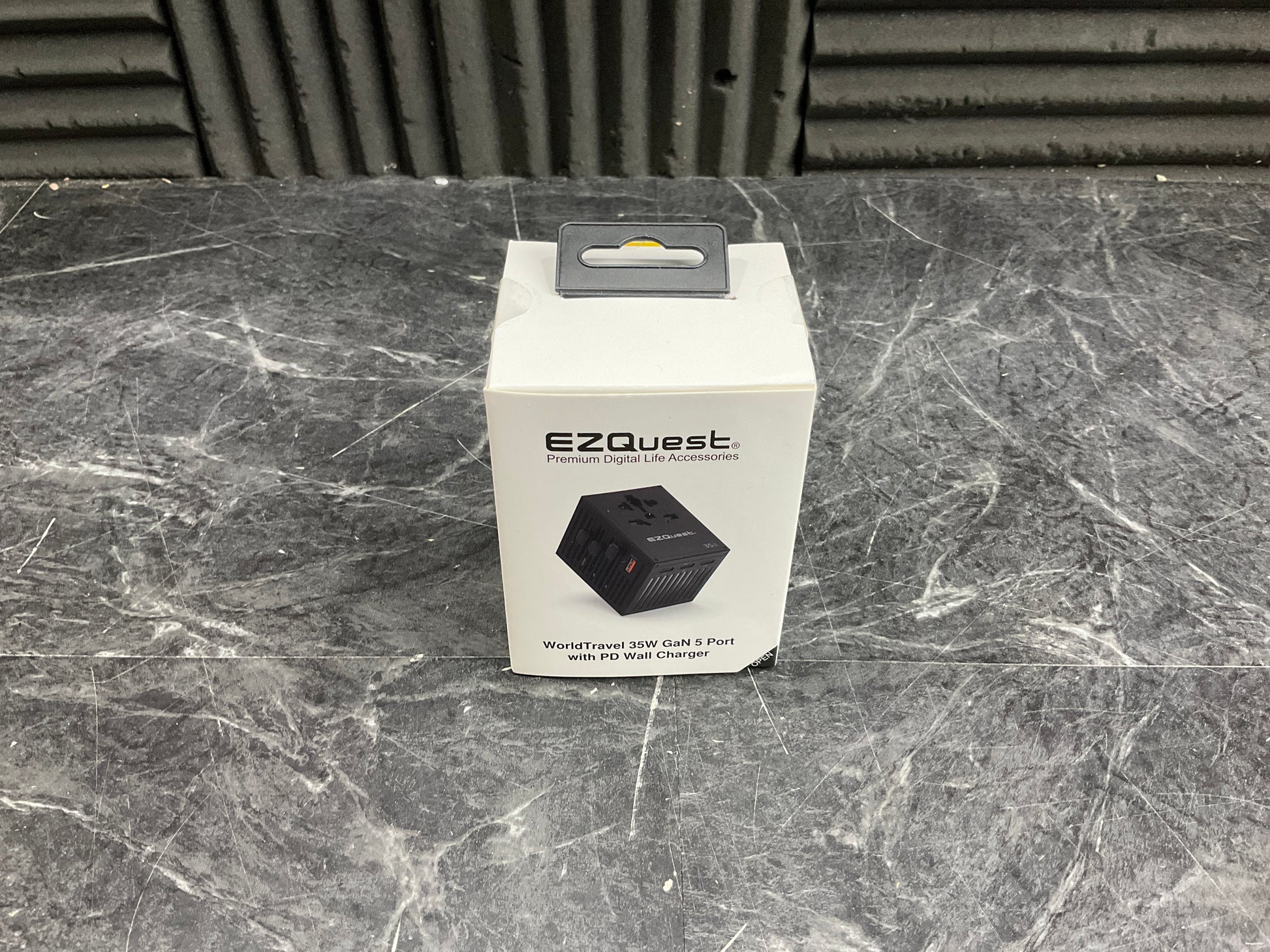 EZQuest-WorldTravel-GaN-5-Port-35W-Wall-Charger
