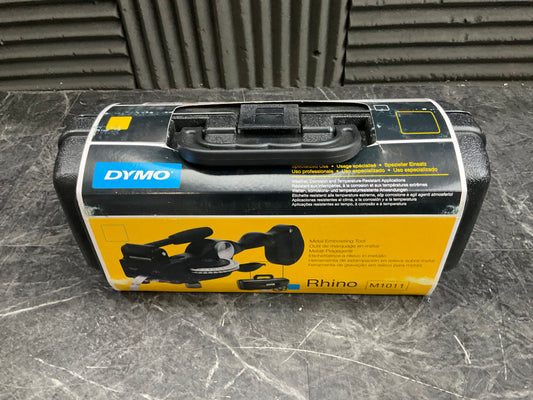 Dymo-Rhino-M1011-Metal-Tape-Embosser-Kit