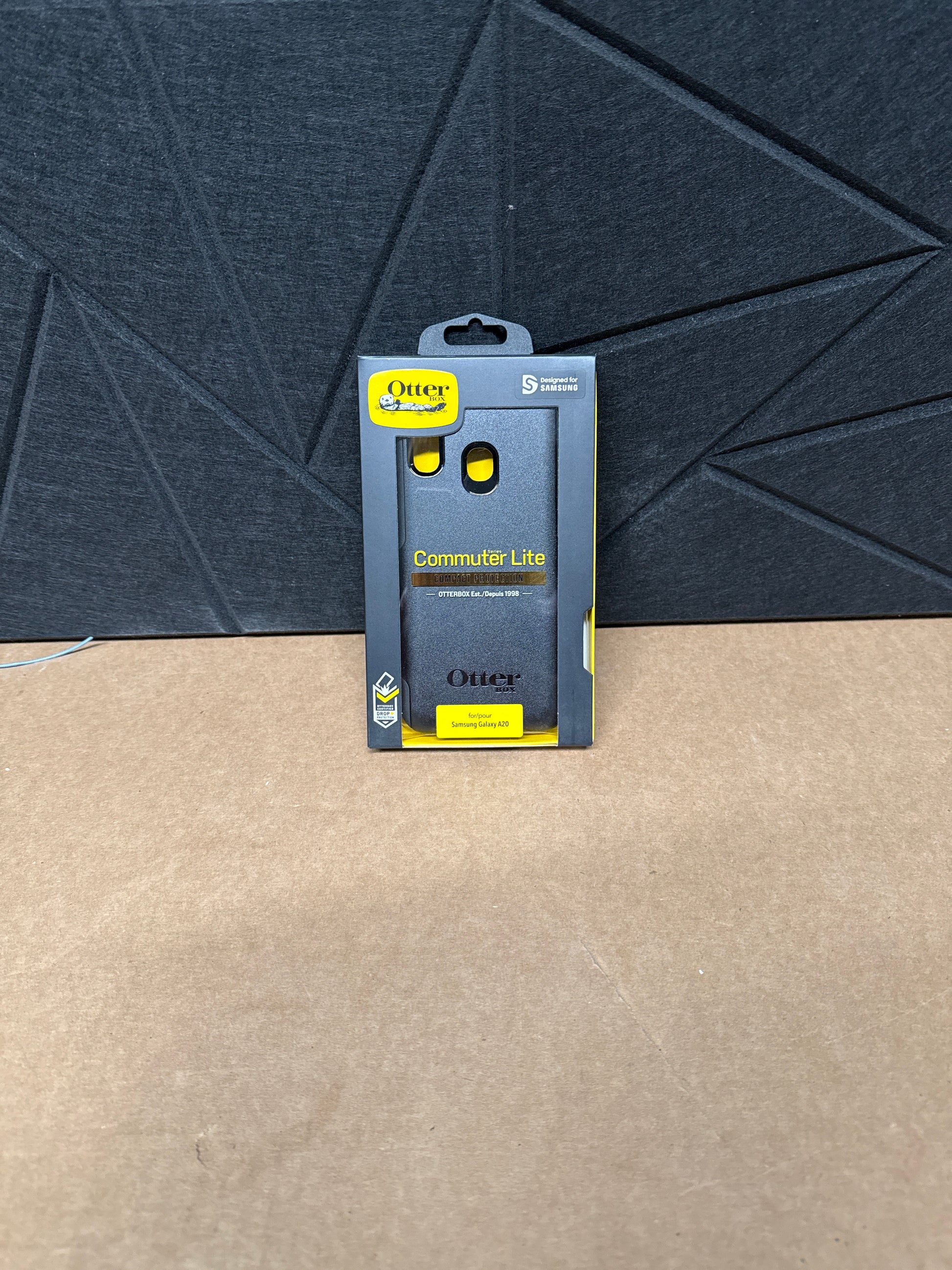 Otterbox-Commuter-Lite-Series-Protective-Case--Samsung-Galaxy-A20---black-