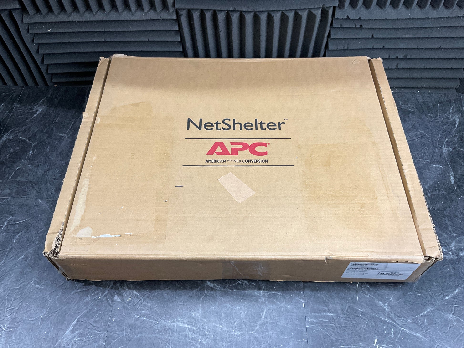APC-NetShelter-Heavy-Duty-Fixed-Rack-Shelf