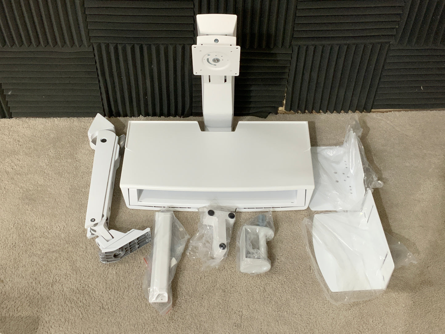 Ergotron-StyleView-Sit-Stand-Combo-System-with-Worksurface