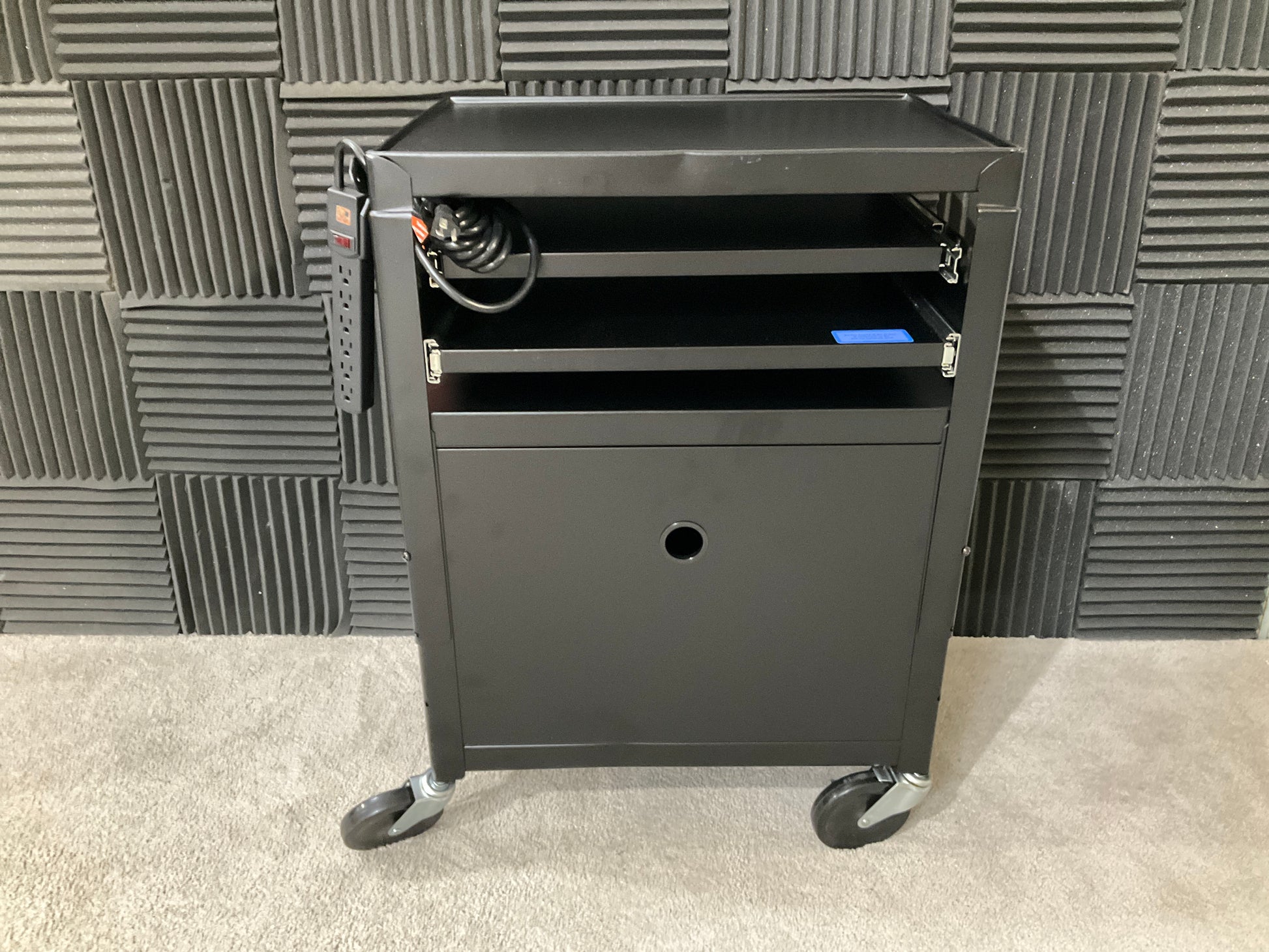 Bretford-Basics-Adjustable-Multimedia-Cart