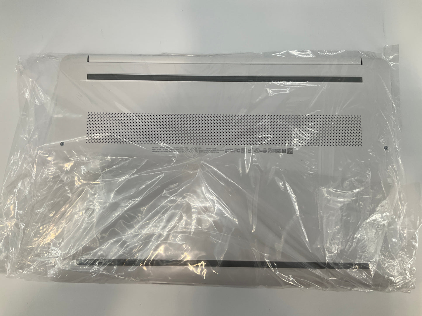 HP-Laptop-15-ef1001ds-3150U-8GB-256GB-BT5-WiFi6-15-6T-W10H--white-