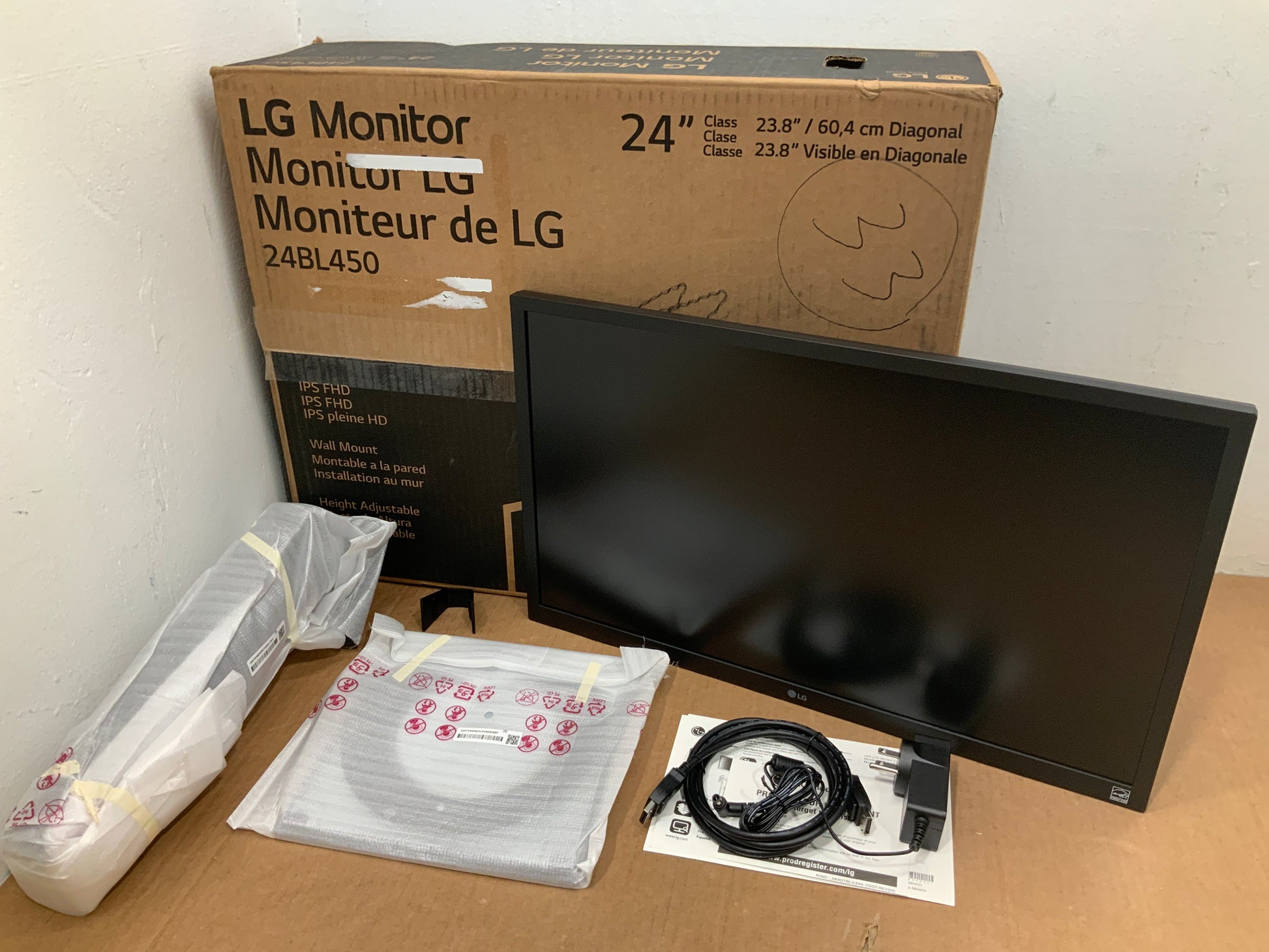 LG-24--LED-LCD-Monitor--1080p-