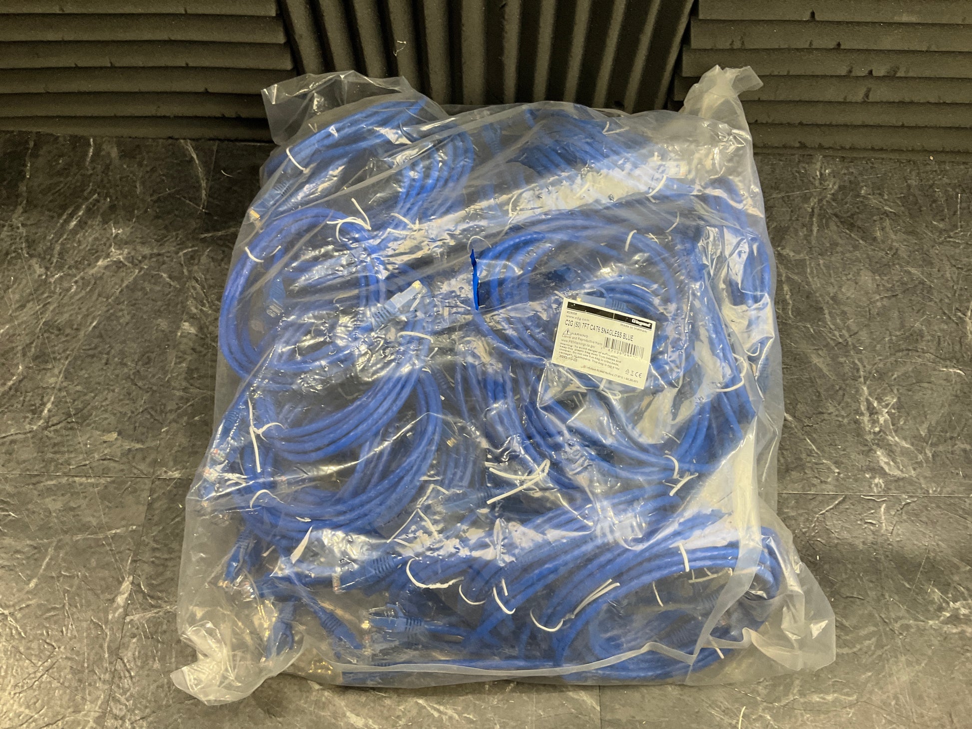 Cables-to-Go-RJ45-CAT-6-Patch-Cable,-Snagless-Molded---7-feet--blue---50-pack-