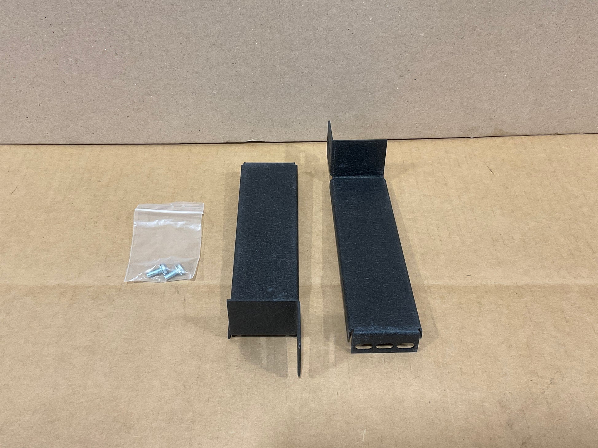 Vertiv-Geist-Offset-Brackets--2-pack-