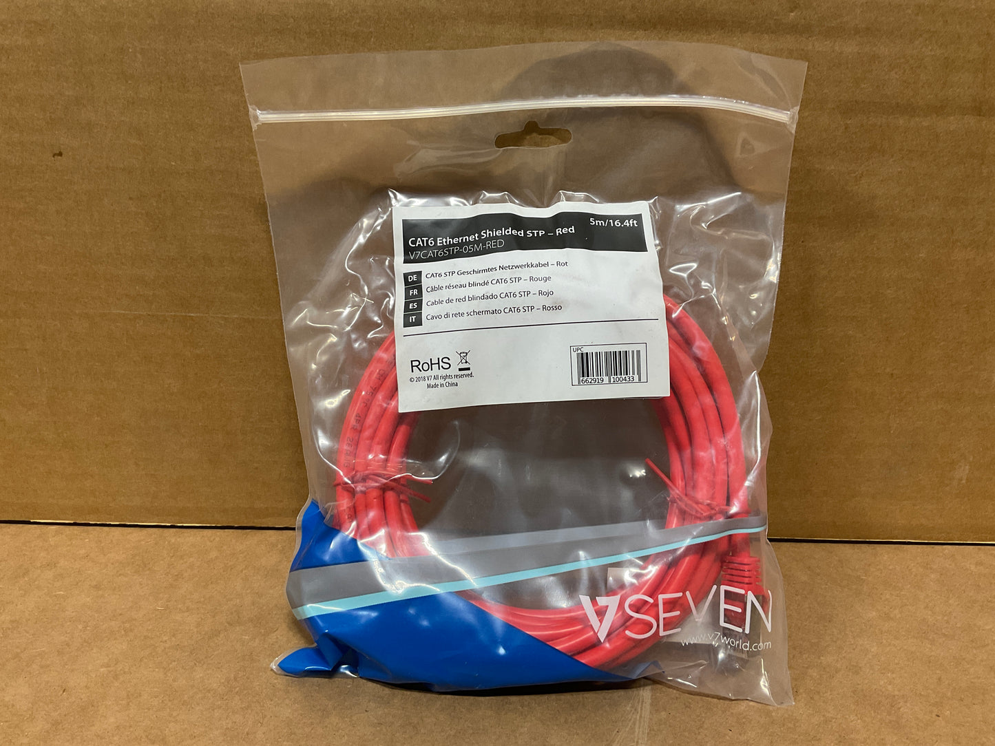 V7-STP-RJ45-CAT-6-Patch-Cable,-Snagless-Molded---5-meters--red-