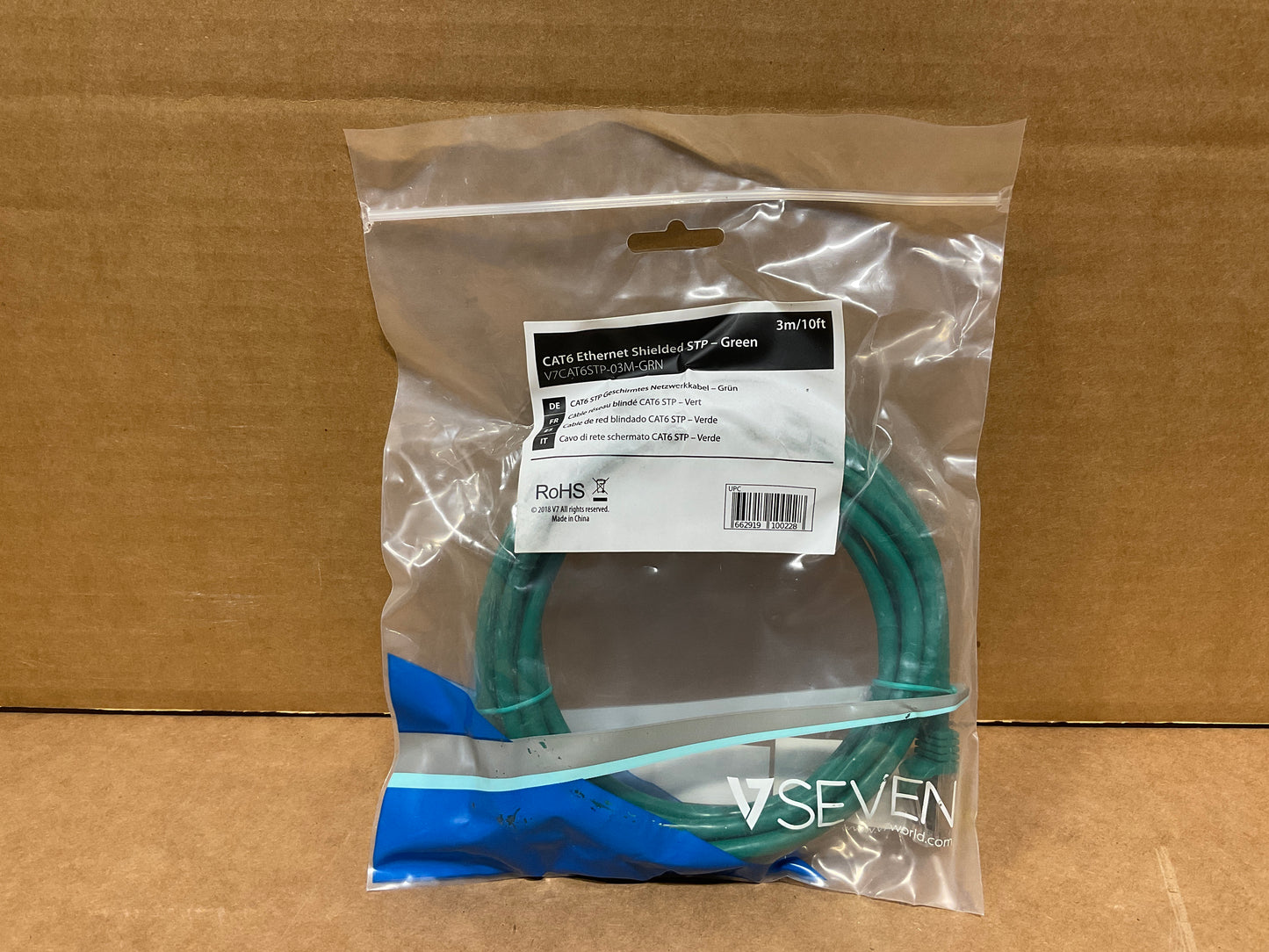 V7-STP-RJ45-CAT-6-Patch-Cable,-Snagless-Molded---10-feet--green-