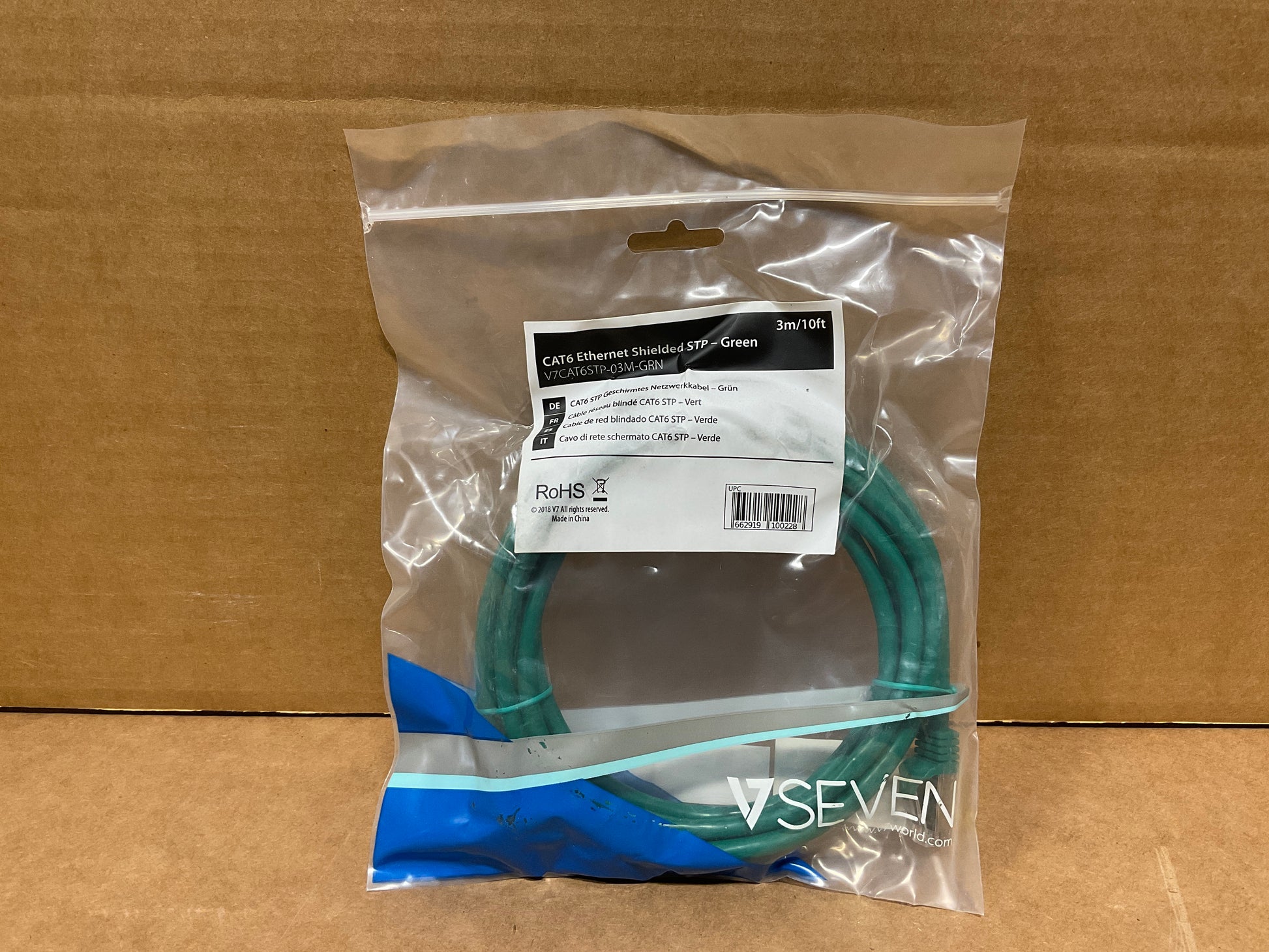 V7-STP-RJ45-CAT-6-Patch-Cable,-Snagless-Molded---10-feet--green-