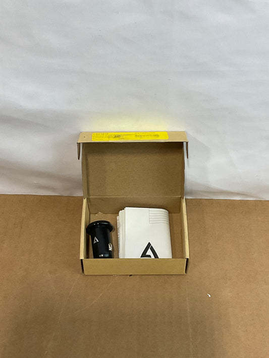 V7-Universal-Car-Charger