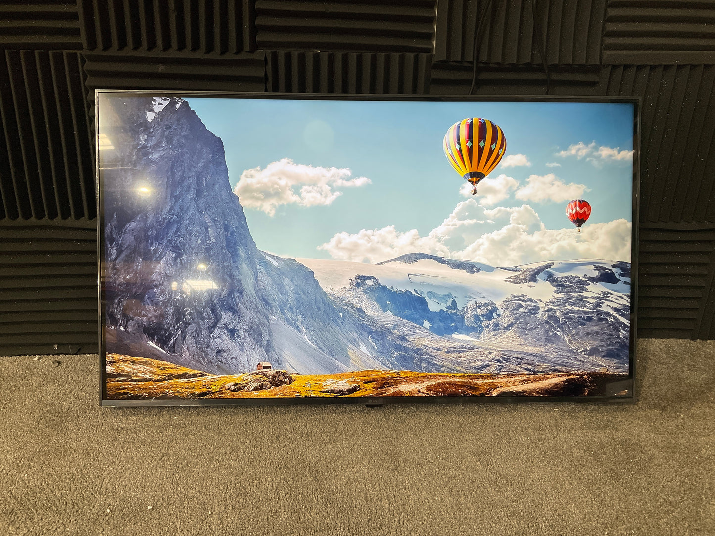 LG-UQ7590-43--LED-LCD-Smart-TV--4K-