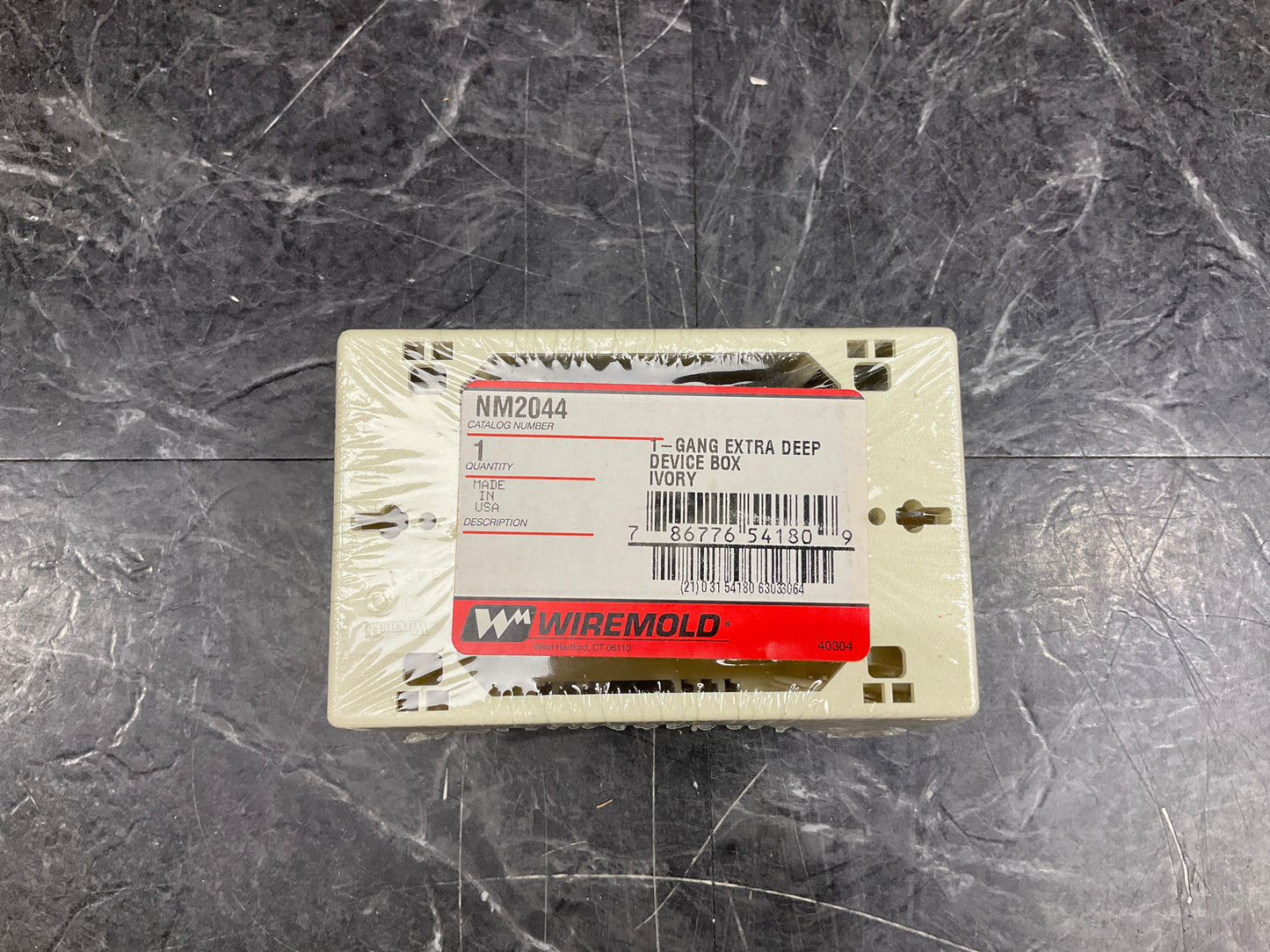 Legrand-WireMold-Extra-Deep-1-Gang-Box-Fitting