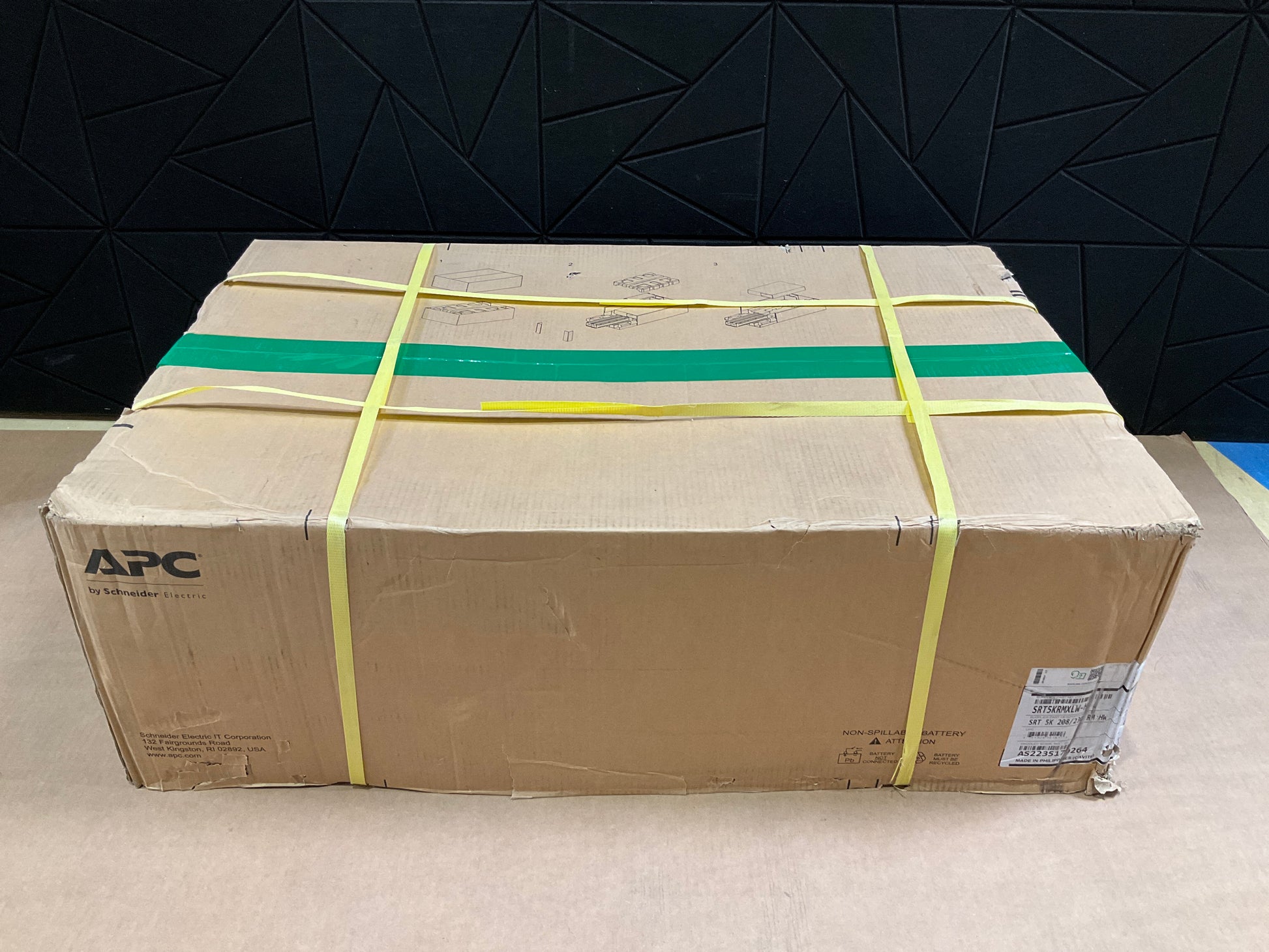 APC-SmartUPS-SRT-5000VA-RM--208v-