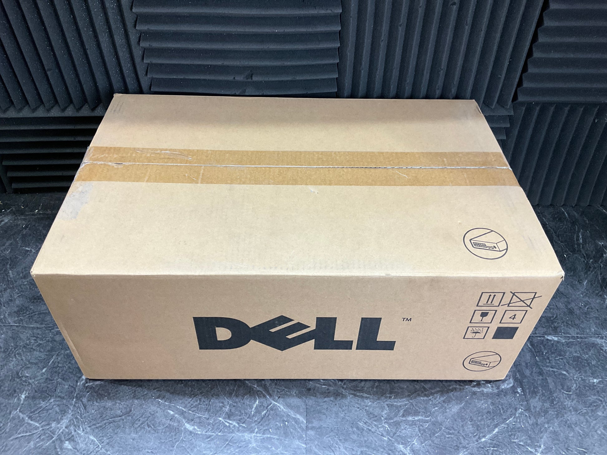 Dell-Avocent-Analog-KVM-Switch--2x16-