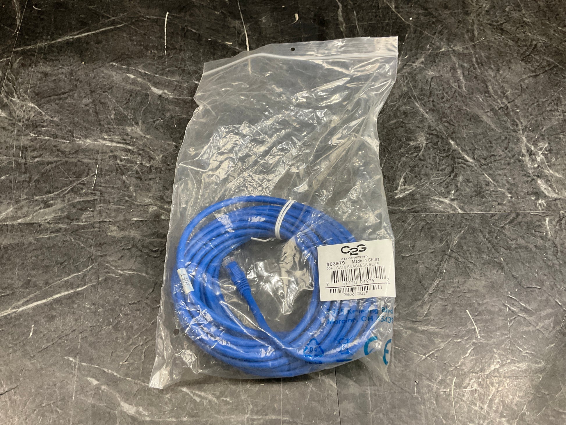 Cables-to-Go-RJ45-CAT-6-Patch-Cable,-Snagless-Molded---20-Feet--blue-
