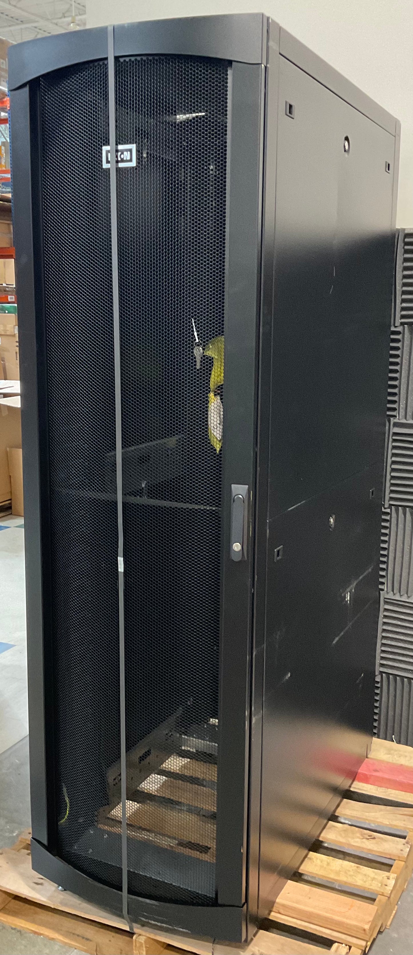 Eaton-Network-Rack--42U-