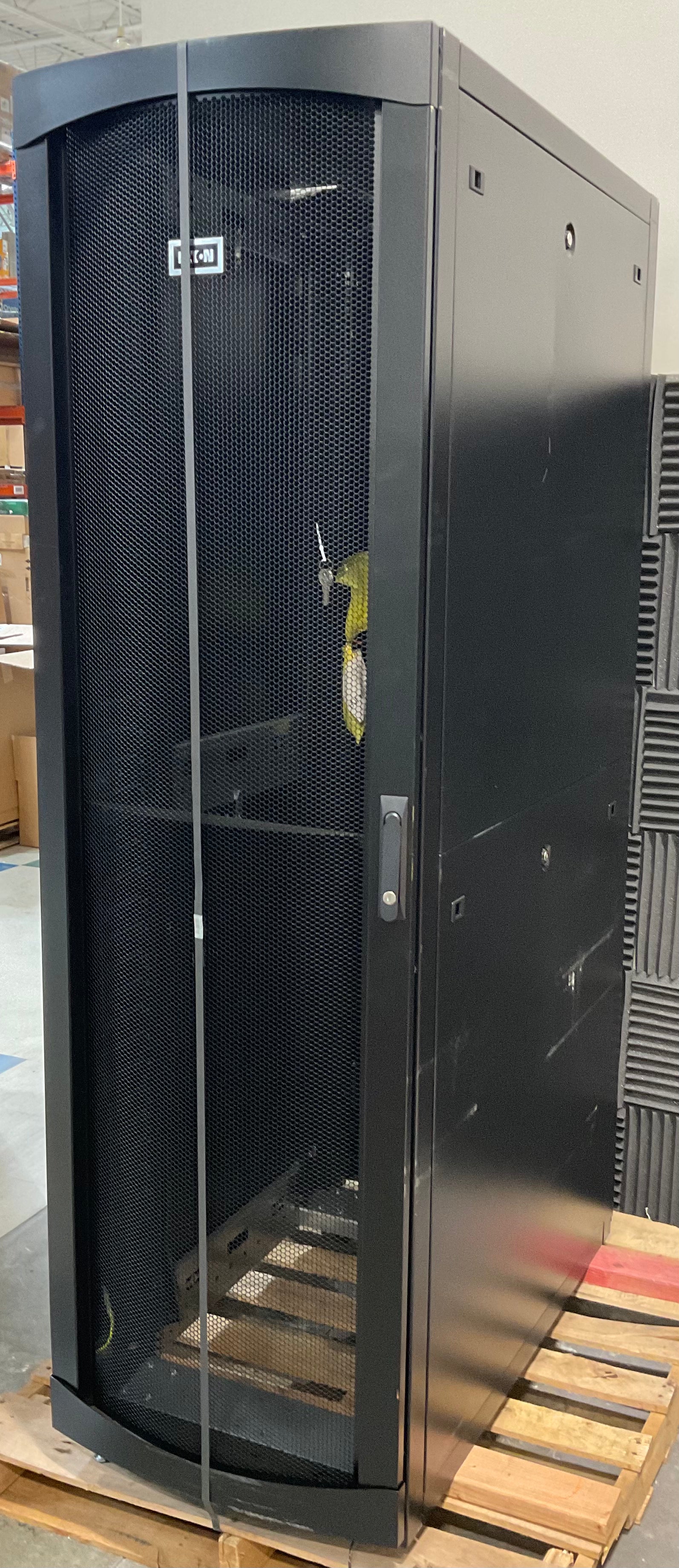 Eaton-Network-Rack--42U-
