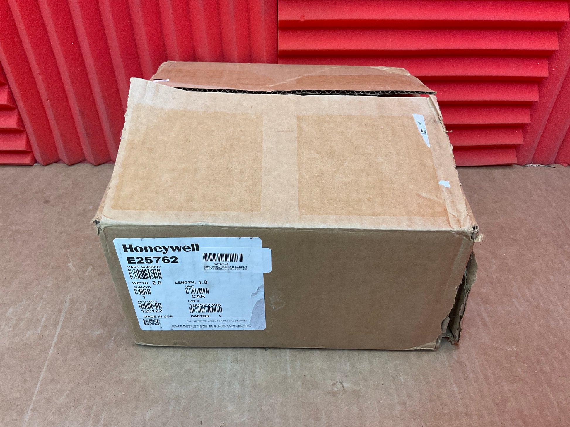Honeywell-Intermec-Duratherm-II-Thermal-Labels--2-x1-----640-per-roll--32-pack-