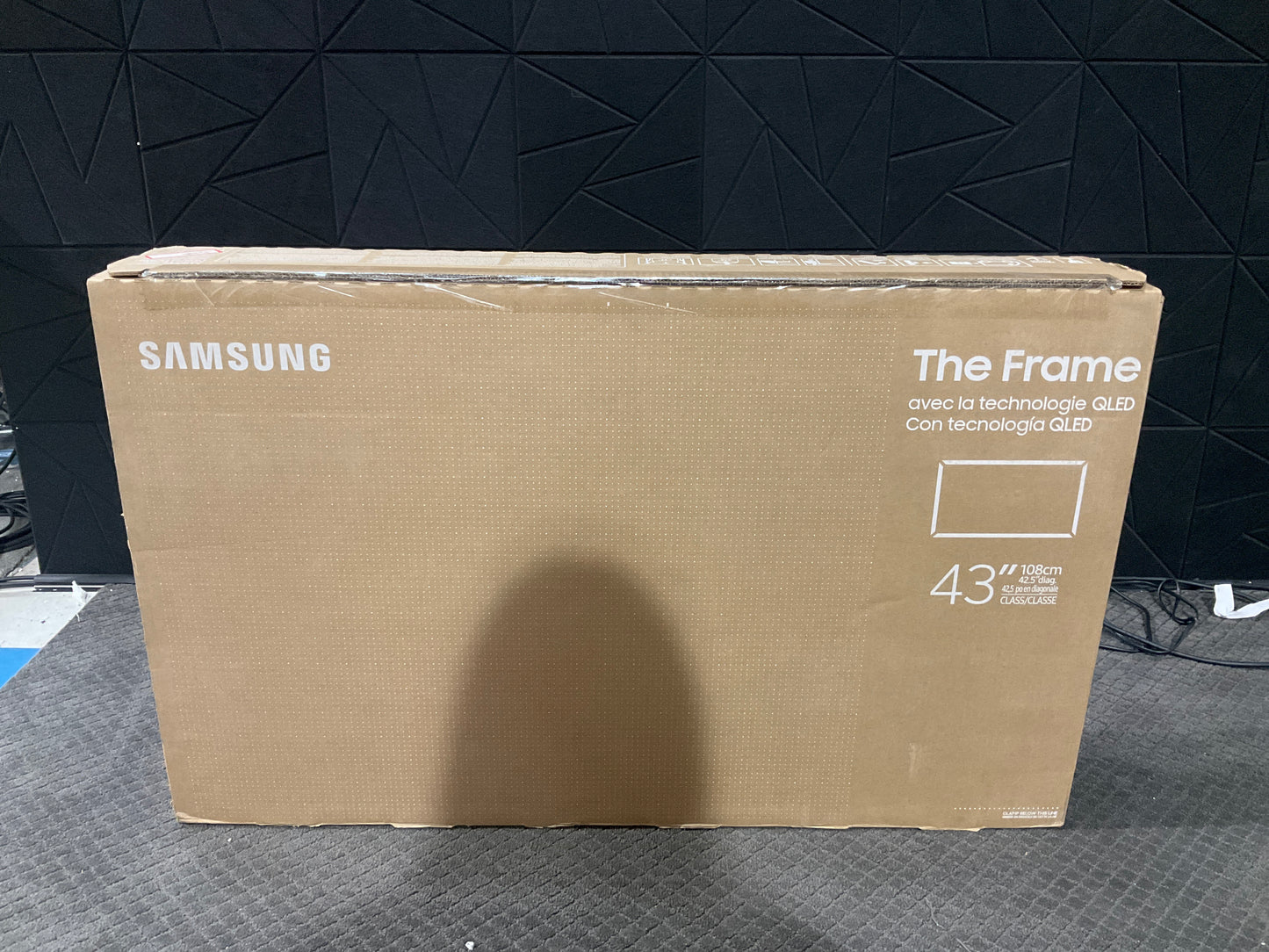 Samsung-The-Frame-43--QLED-Smart-TV--4K---2024-