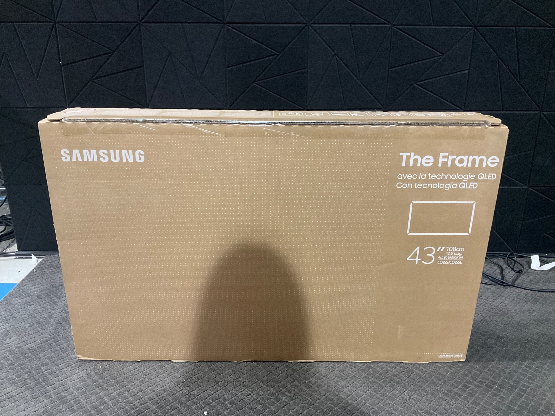 Samsung-The-Frame-43--QLED-Smart-TV--4K---2024-