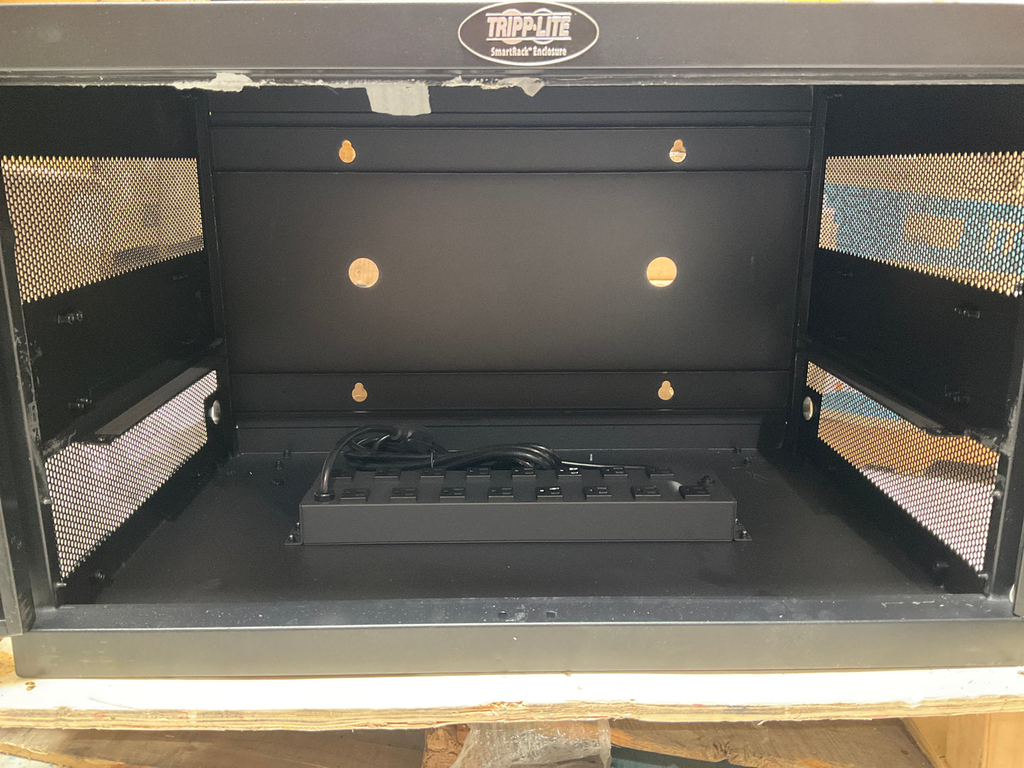 Tripp-Lite-Charging-Cart-Storage-Station-16