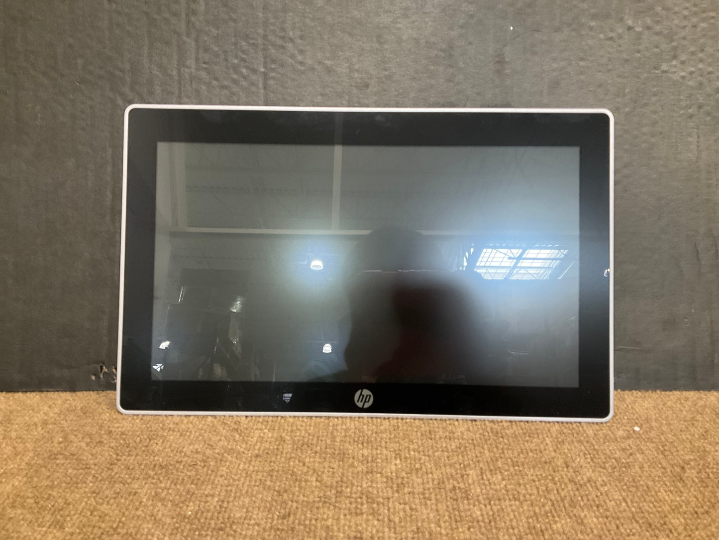HP-L7016t-15-6--TouchScreen-LED-LCD-Monitor--WXGA-
