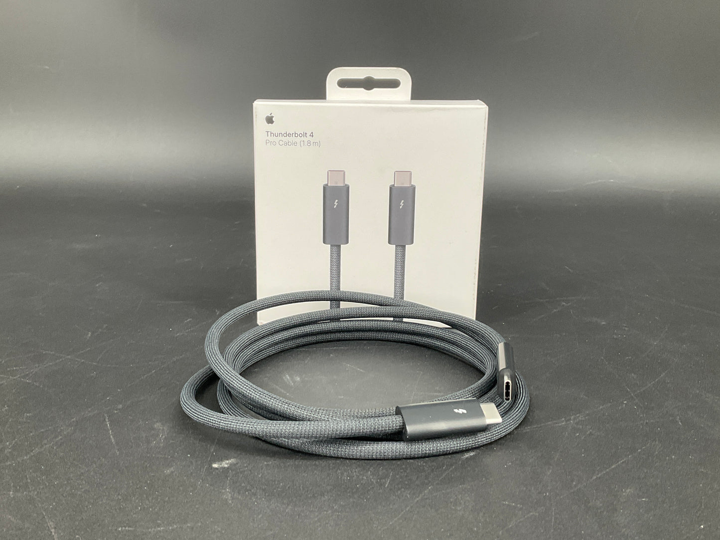 Apple-Thunderbolt4-Pro-Cable--1-8-meter---black-