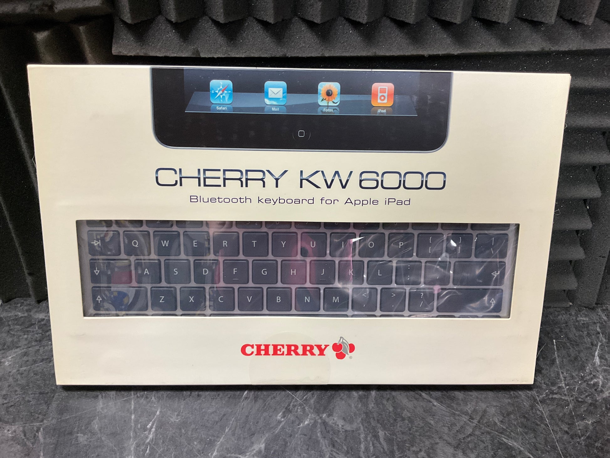 Cherry-Electrical-Bluetooth-Keyboard--Apple-iPad-