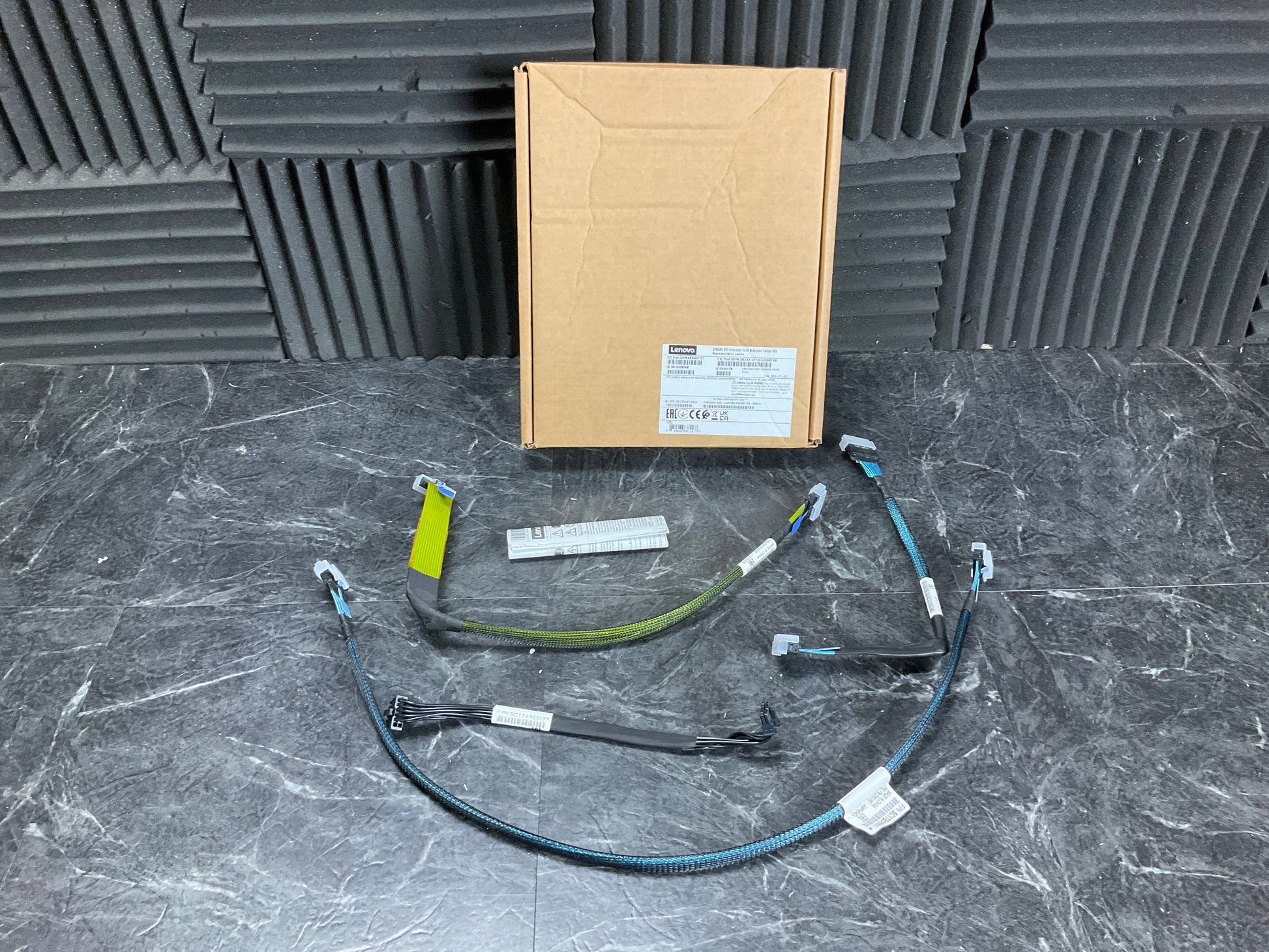 Lenovo-ThinkSystem-v3-Internal-RAID-Adapter-Cable-Kit
