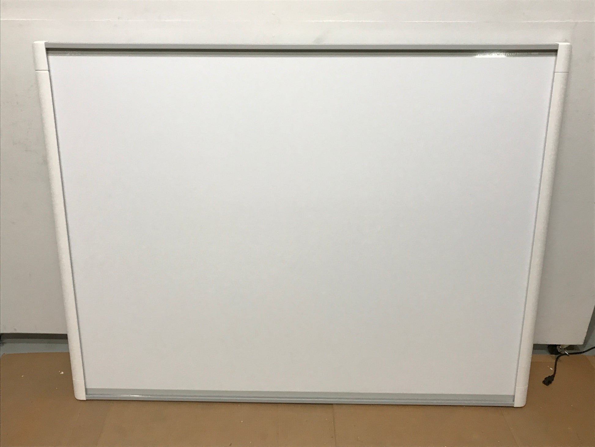 Smart-Technologies-Smart-Board-M680-Interactive-Whiteboard