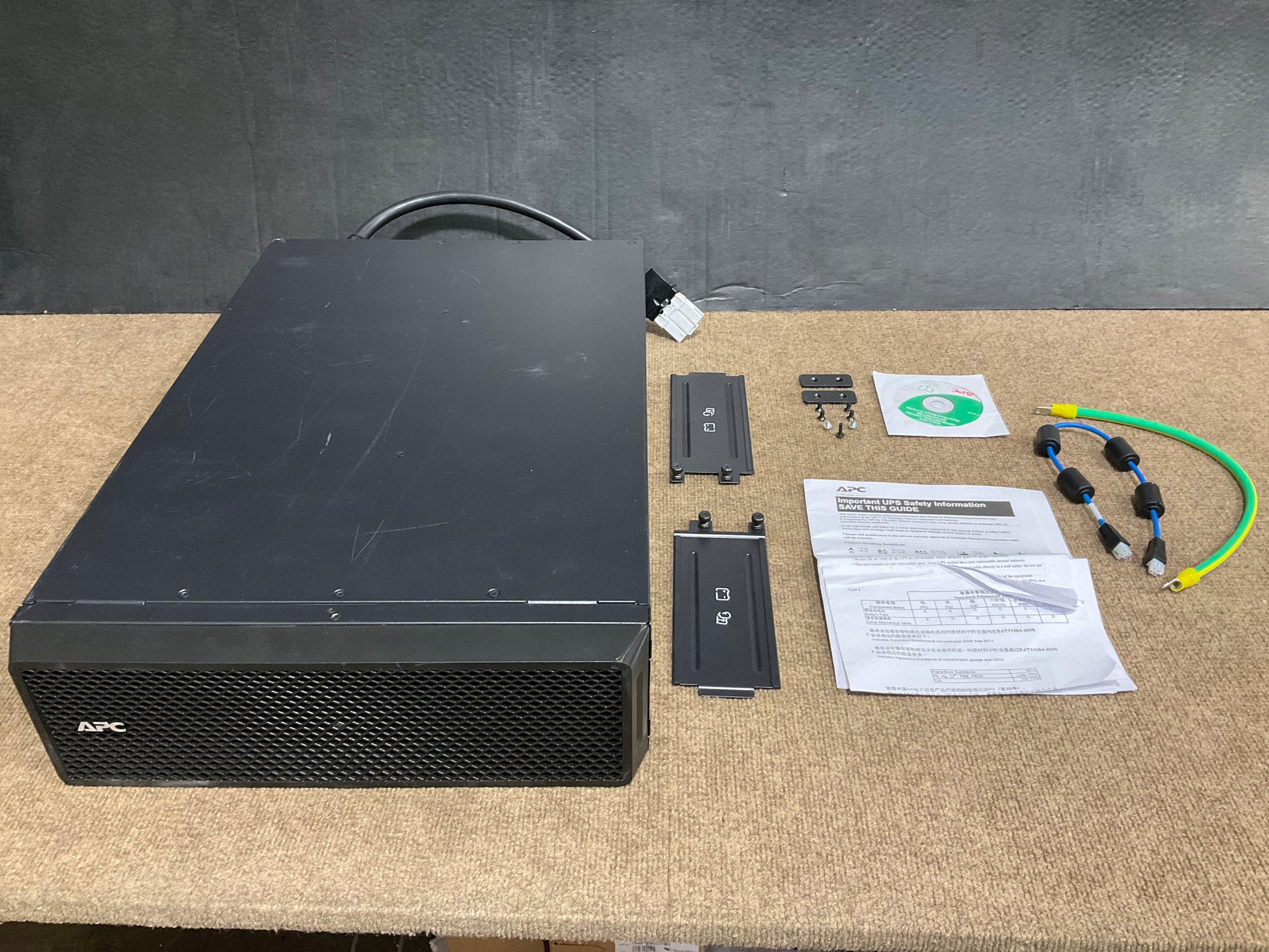 APC-SmartUPS-SRT-Battery-Pack--SRT8KXLTUS-SRT10KXLTUS-