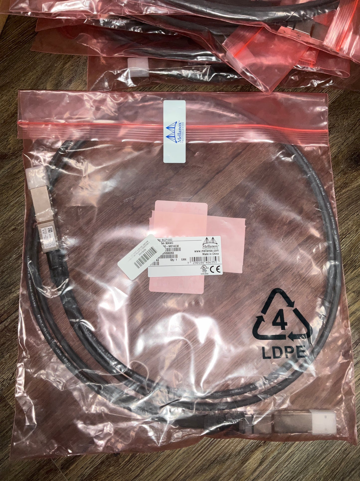Mellanox-LinkX-400-Gigabit-Passive-Copper-Cable--1-5-meter-