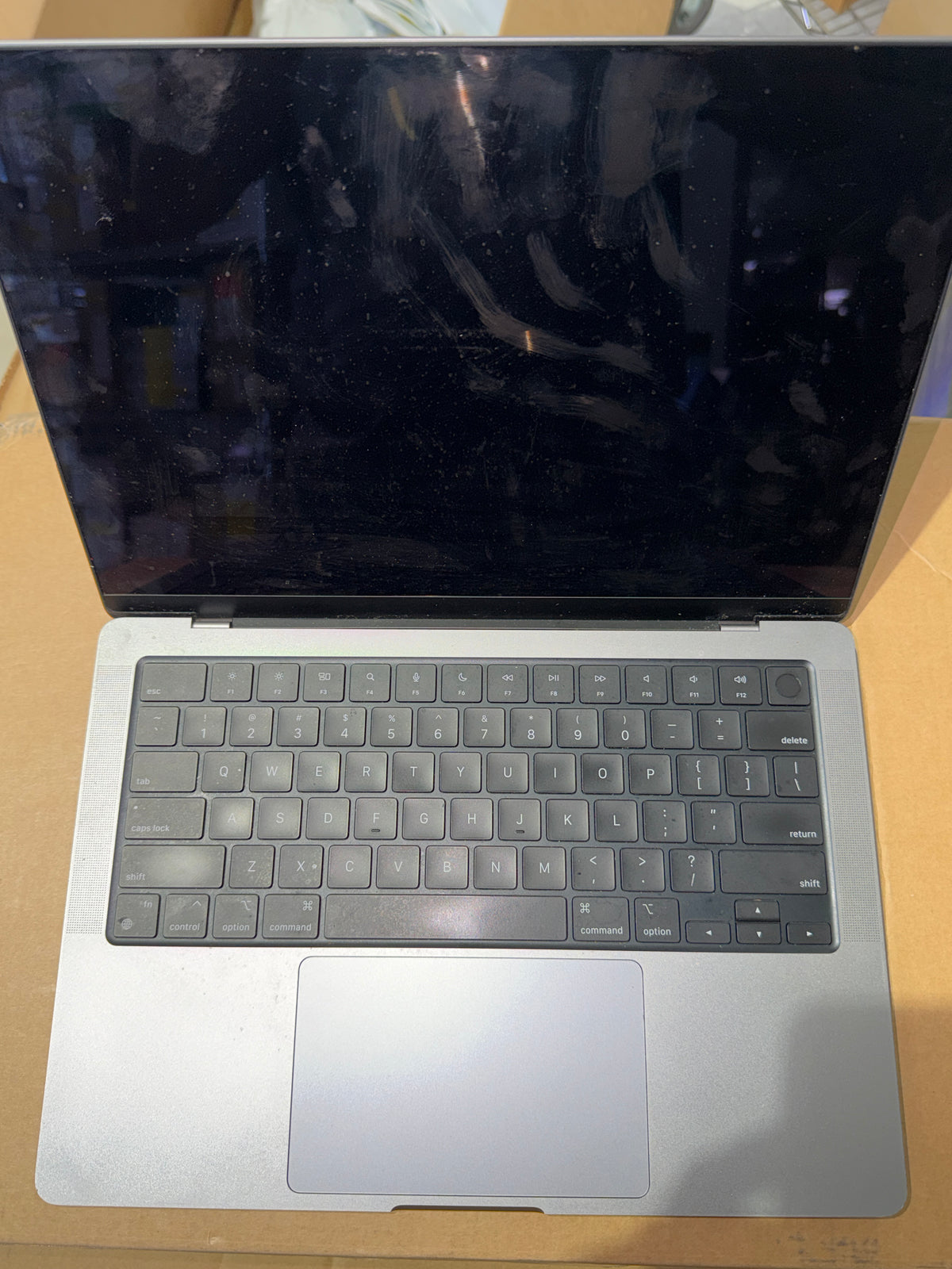 Apple-MacBook-Pro-M1Pro-8core-16GB-512GB-BT5-WiFi6-14core-14-2R--silver---2021-