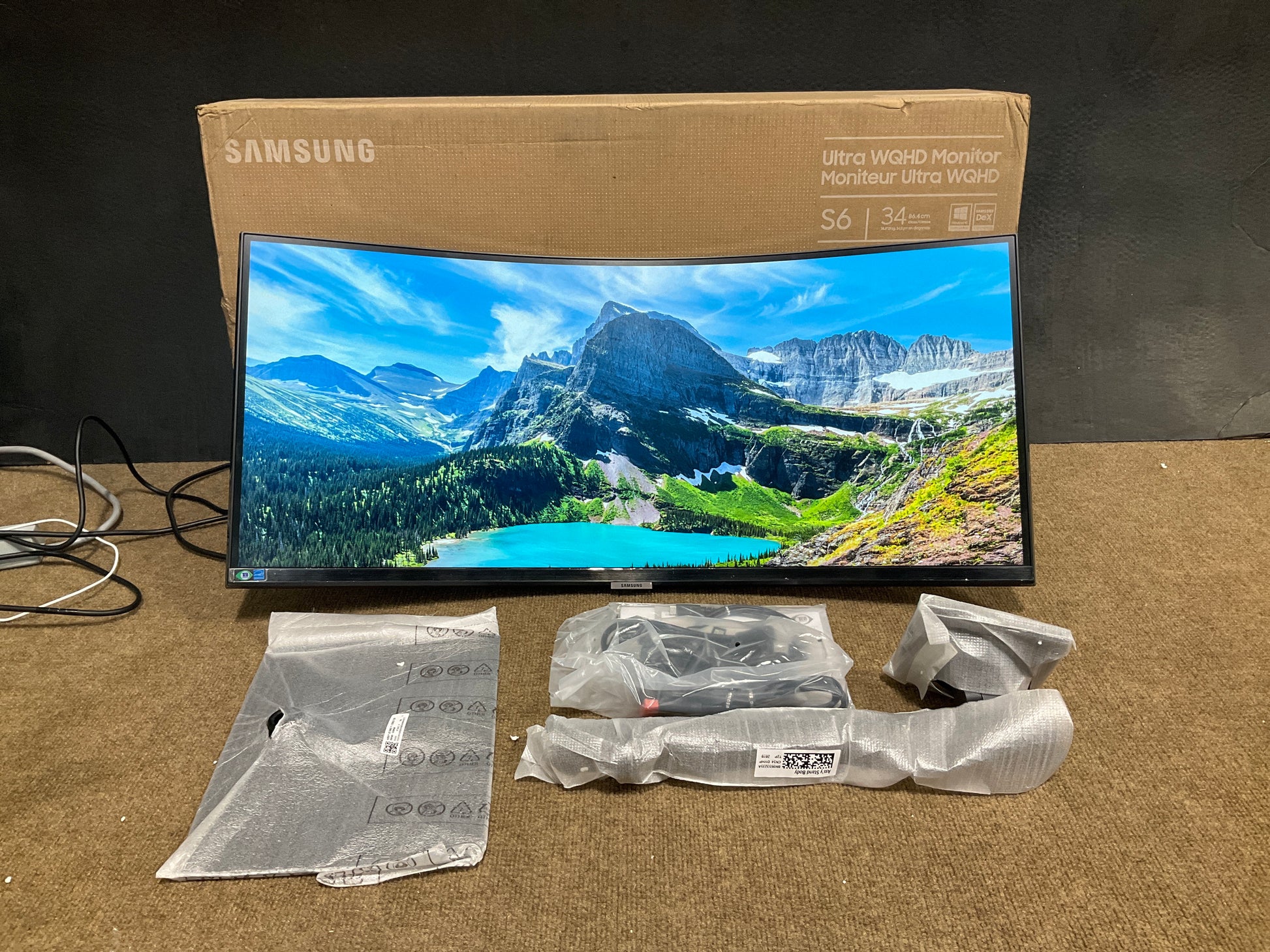 Samsung-S65UA-34--Curved-LED-LCD-Monitor--UWQHD-