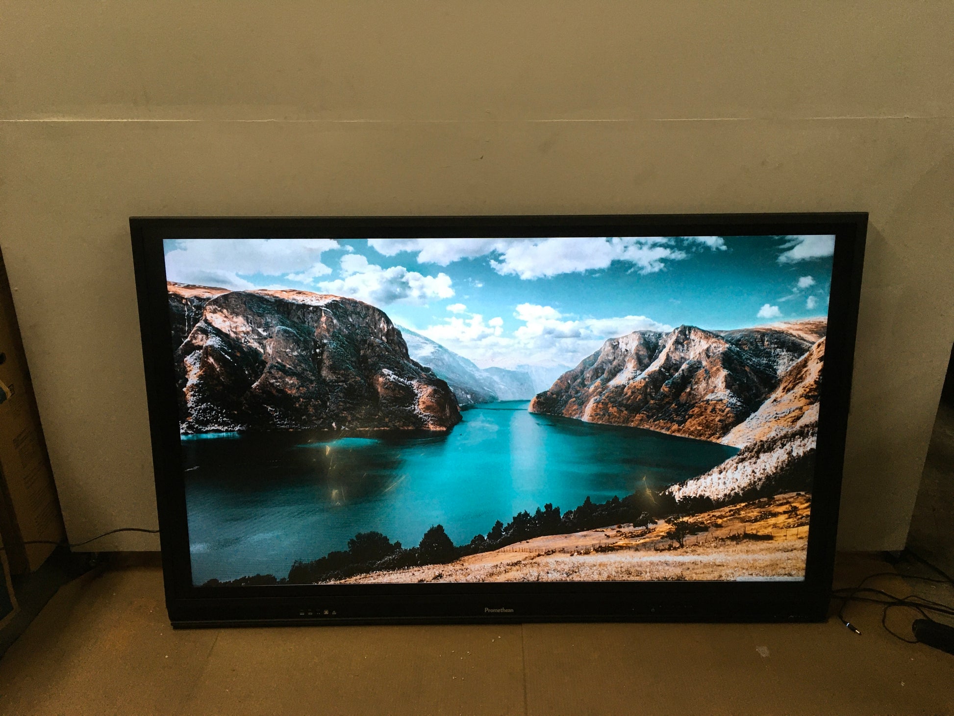 Promethean-ActivPanel-4K-75---4K-