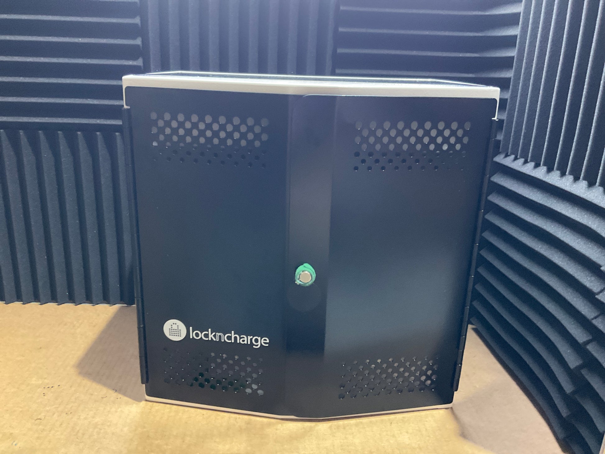 LocknCharge-iQ-10-Charging-Station